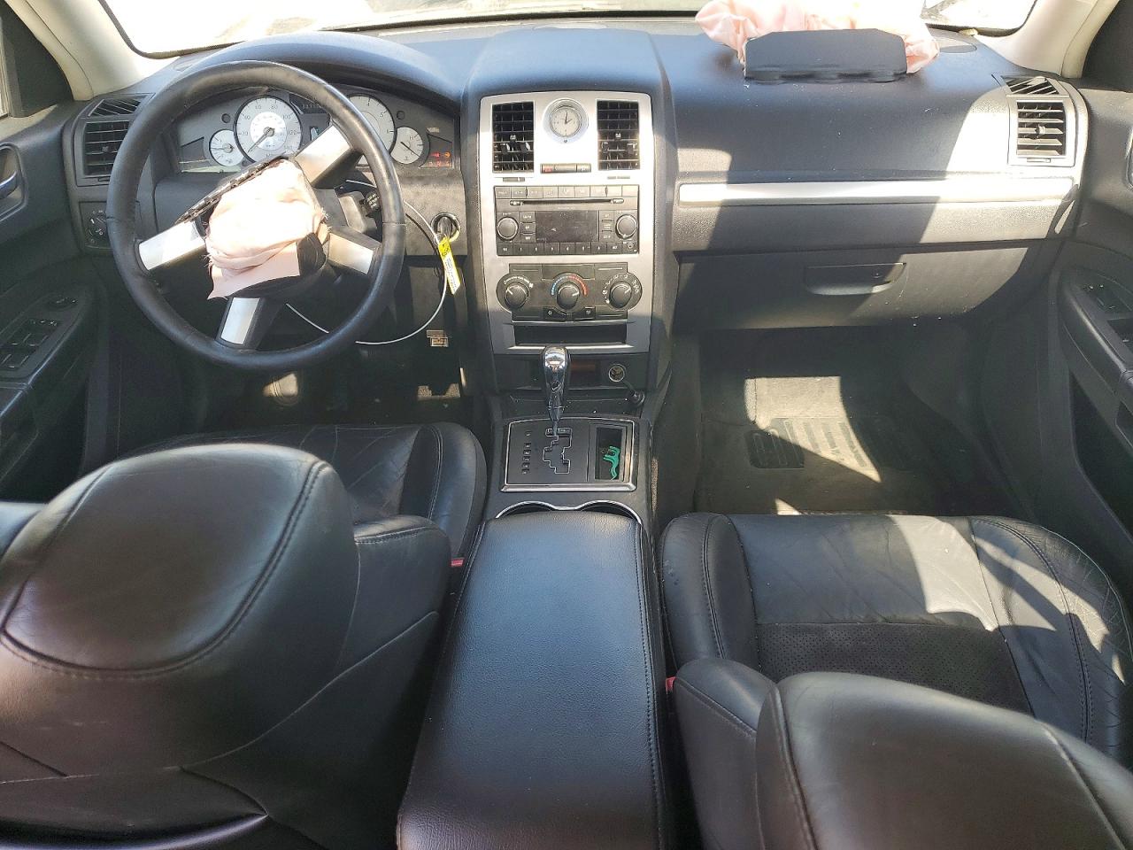 CHRYSLER 300 2008 — 9