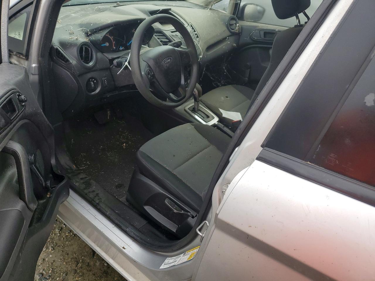 FORD FIESTA 2016 — 9