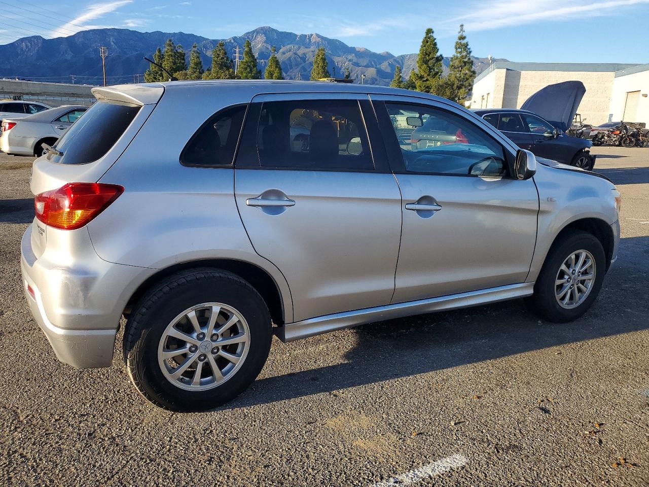MITSUBISHI OUTLANDER SPORT 2011 — 4