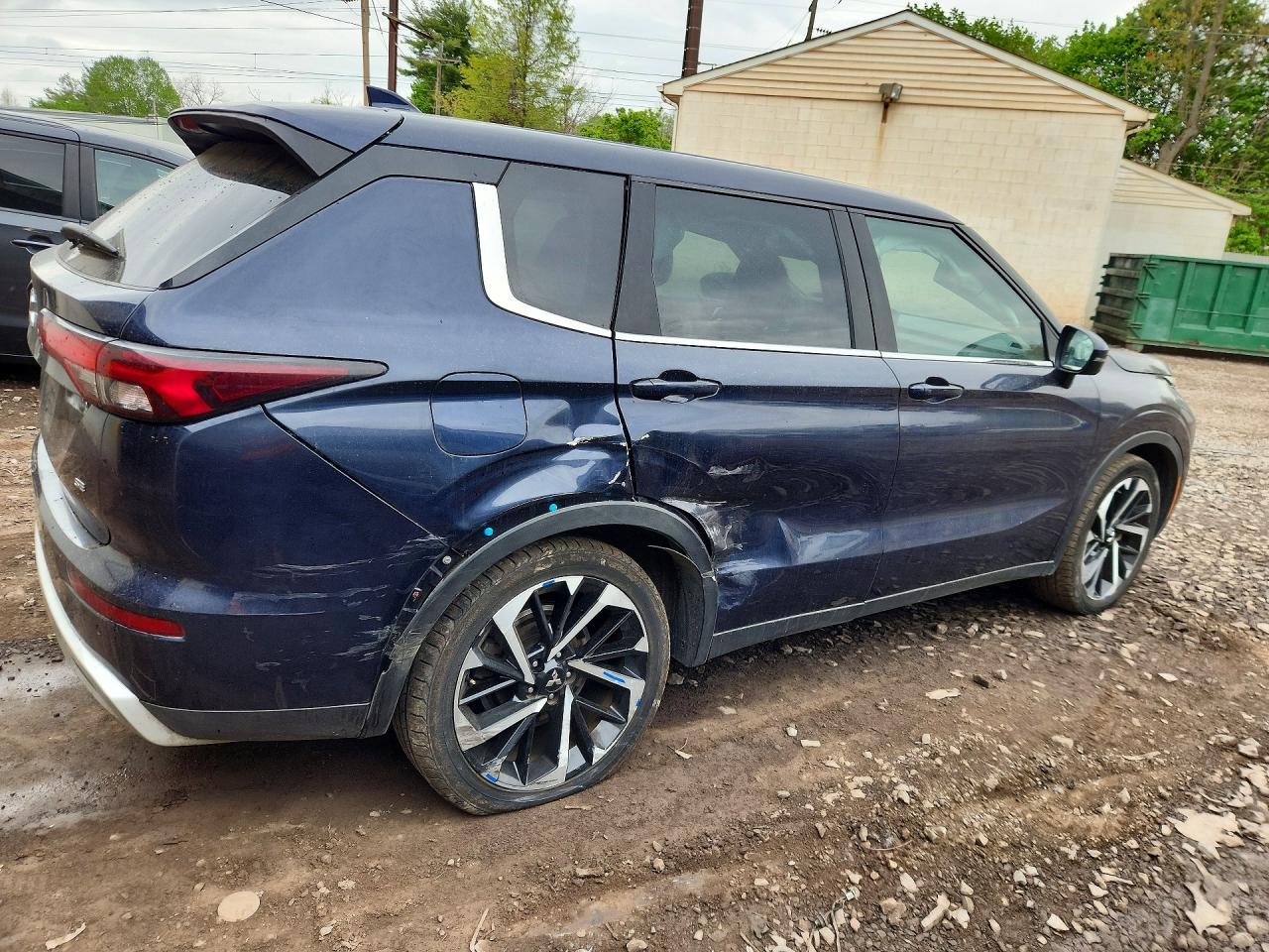 MITSUBISHI OUTLANDER 2023 — 4