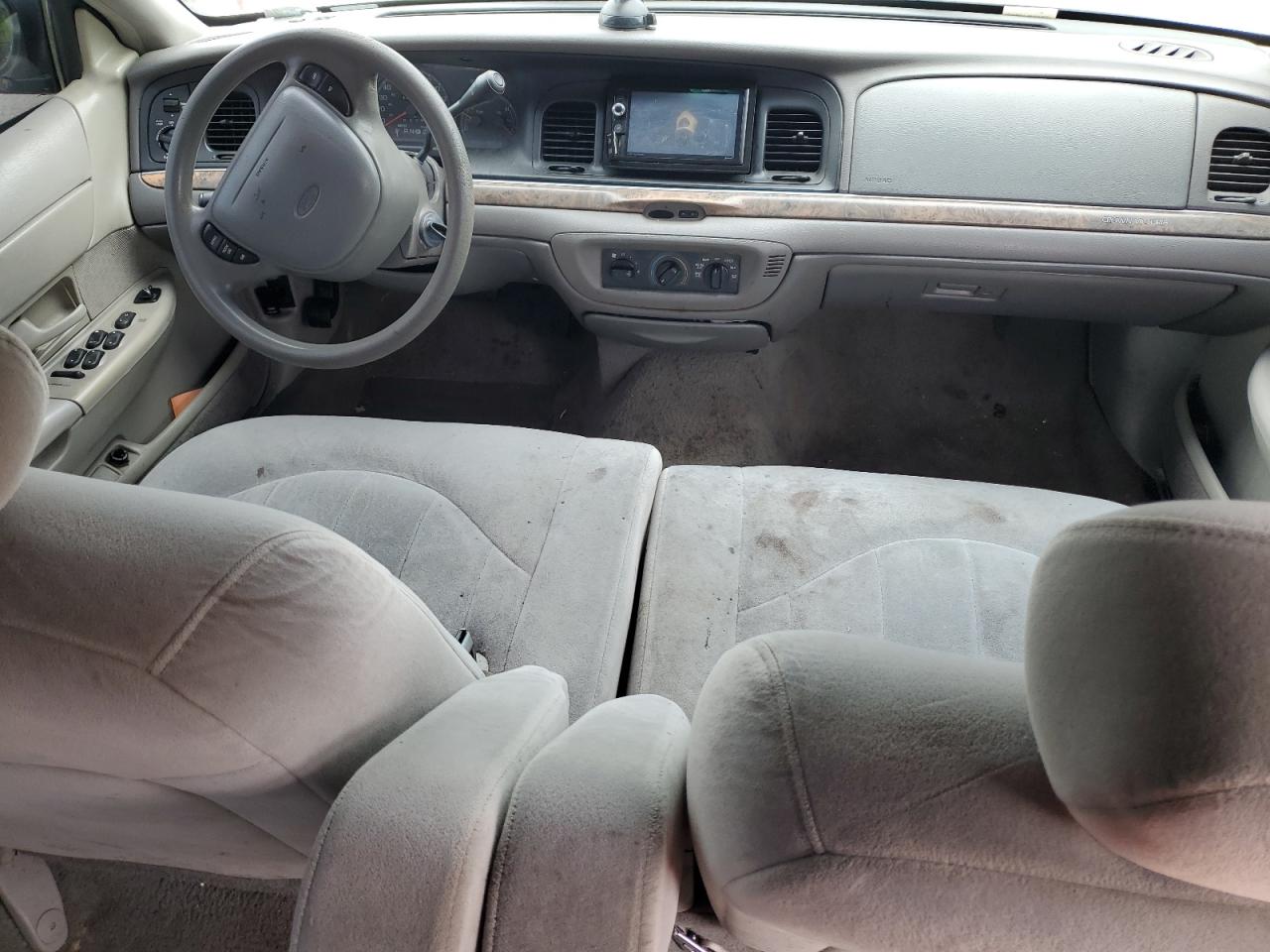 FORD CROWN VICTORIA 1998 — 9