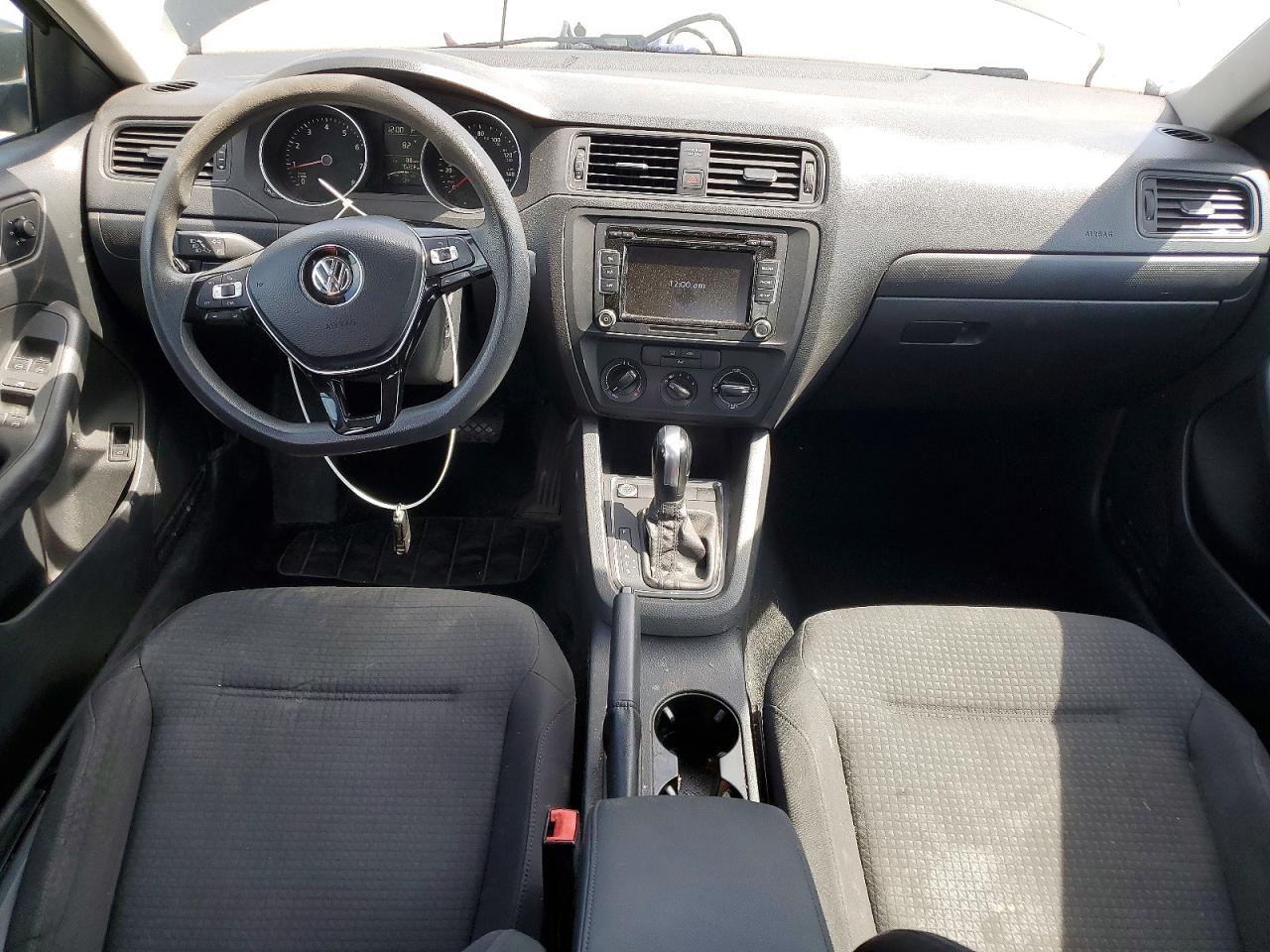 VOLKSWAGEN JETTA 2015 — 9