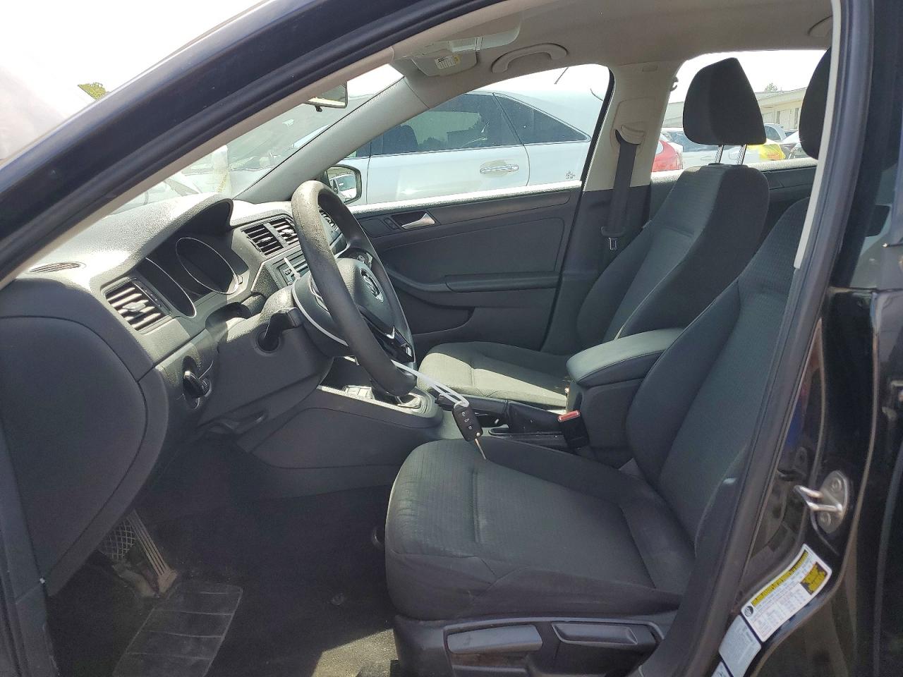 VOLKSWAGEN JETTA 2015 — 8