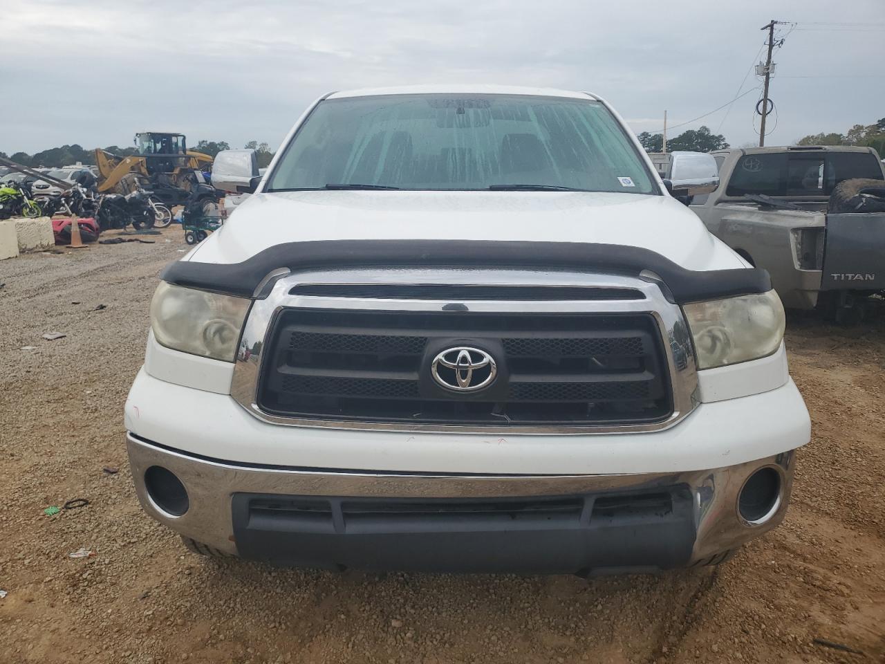 TOYOTA TUNDRA 2011 — 6