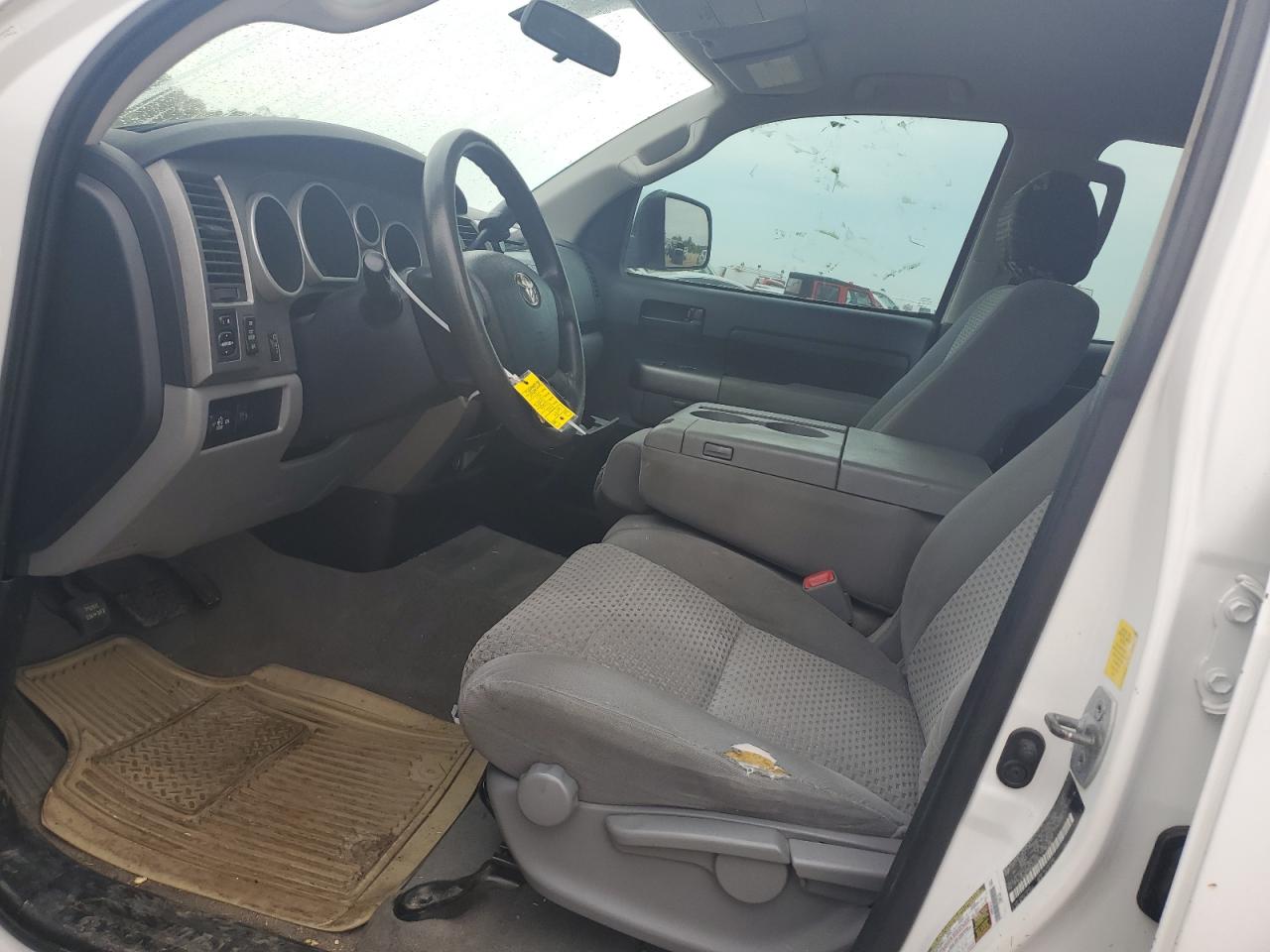 TOYOTA TUNDRA 2011 — 8