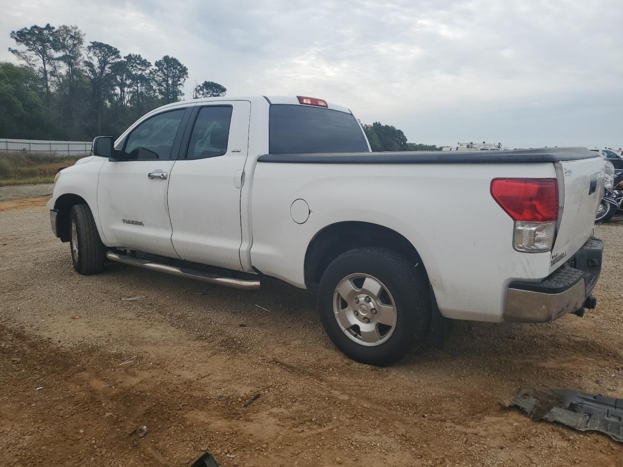 TOYOTA TUNDRA 2011 — 3