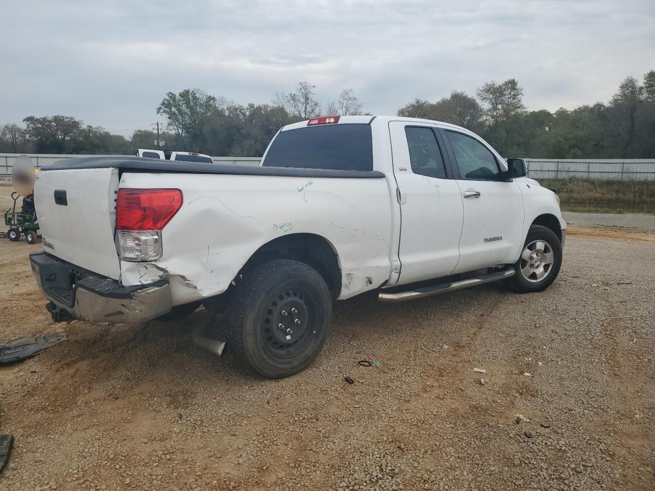 TOYOTA TUNDRA 2011 — 4