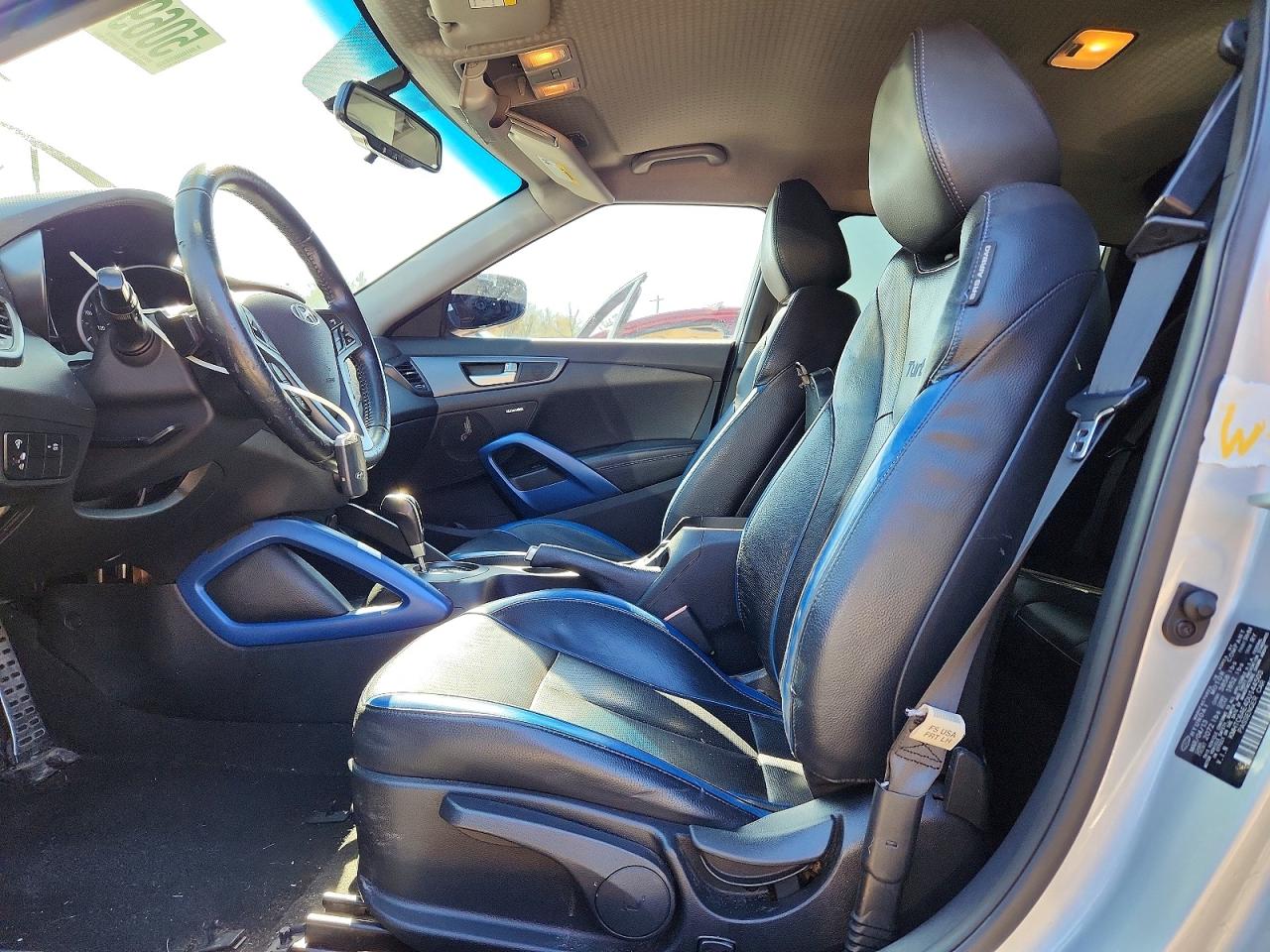 HYUNDAI VELOSTER 2013 — 8
