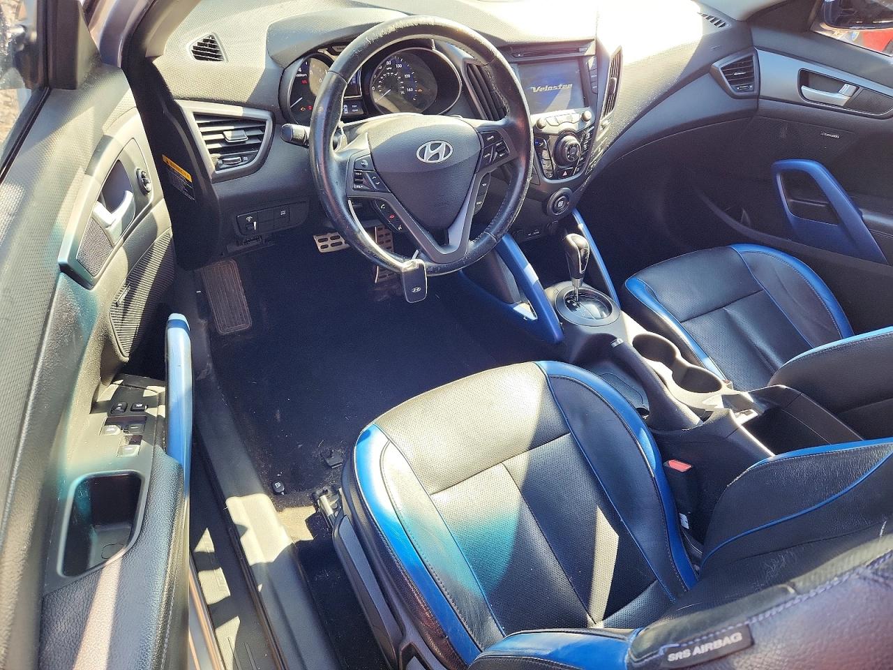 HYUNDAI VELOSTER 2013 — 9