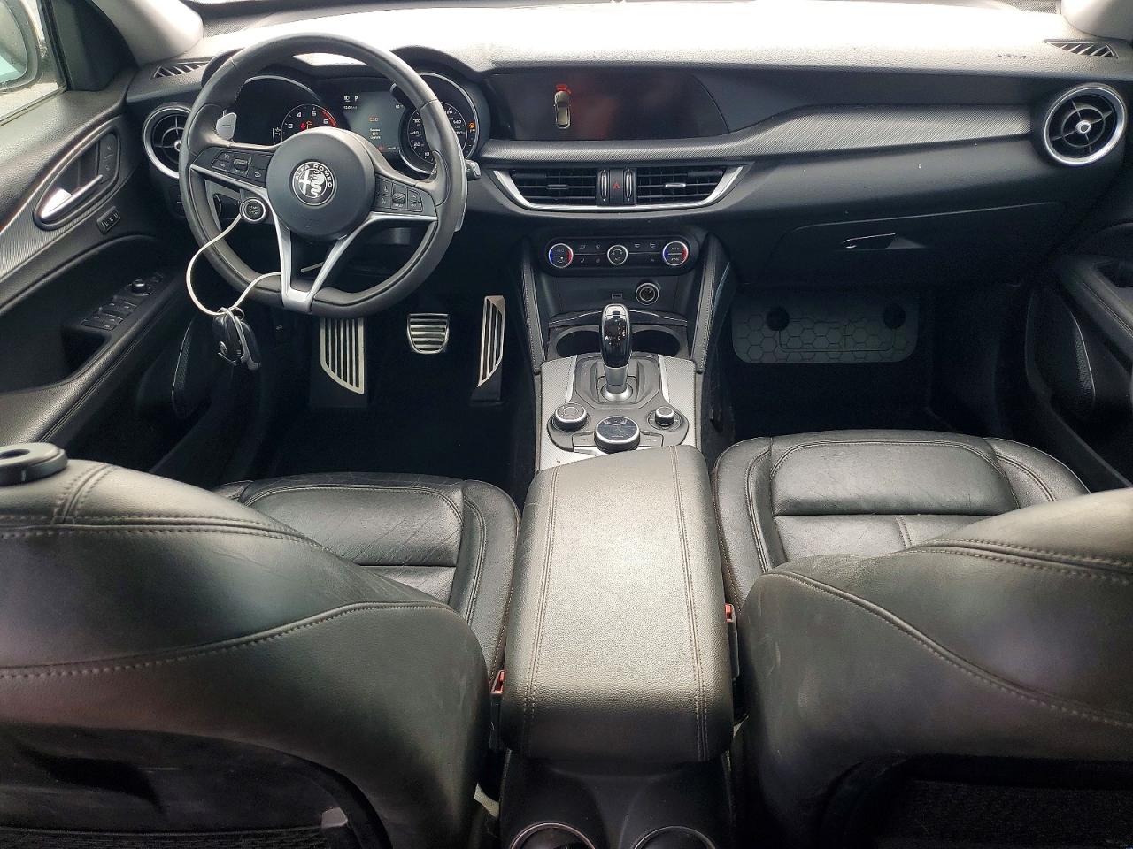ALFA ROMEO STELVIO 2018 — 9