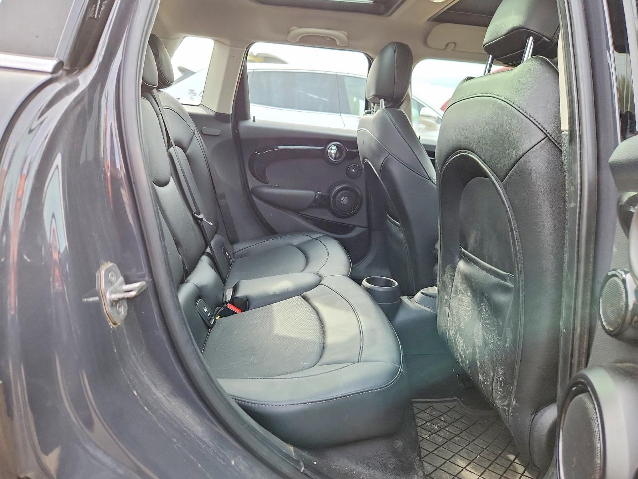 MINI COOPER 2016 — 11
