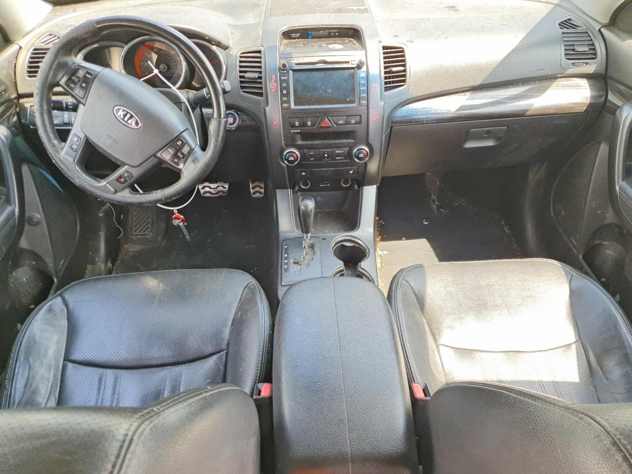 KIA SORENTO 2012 — 9