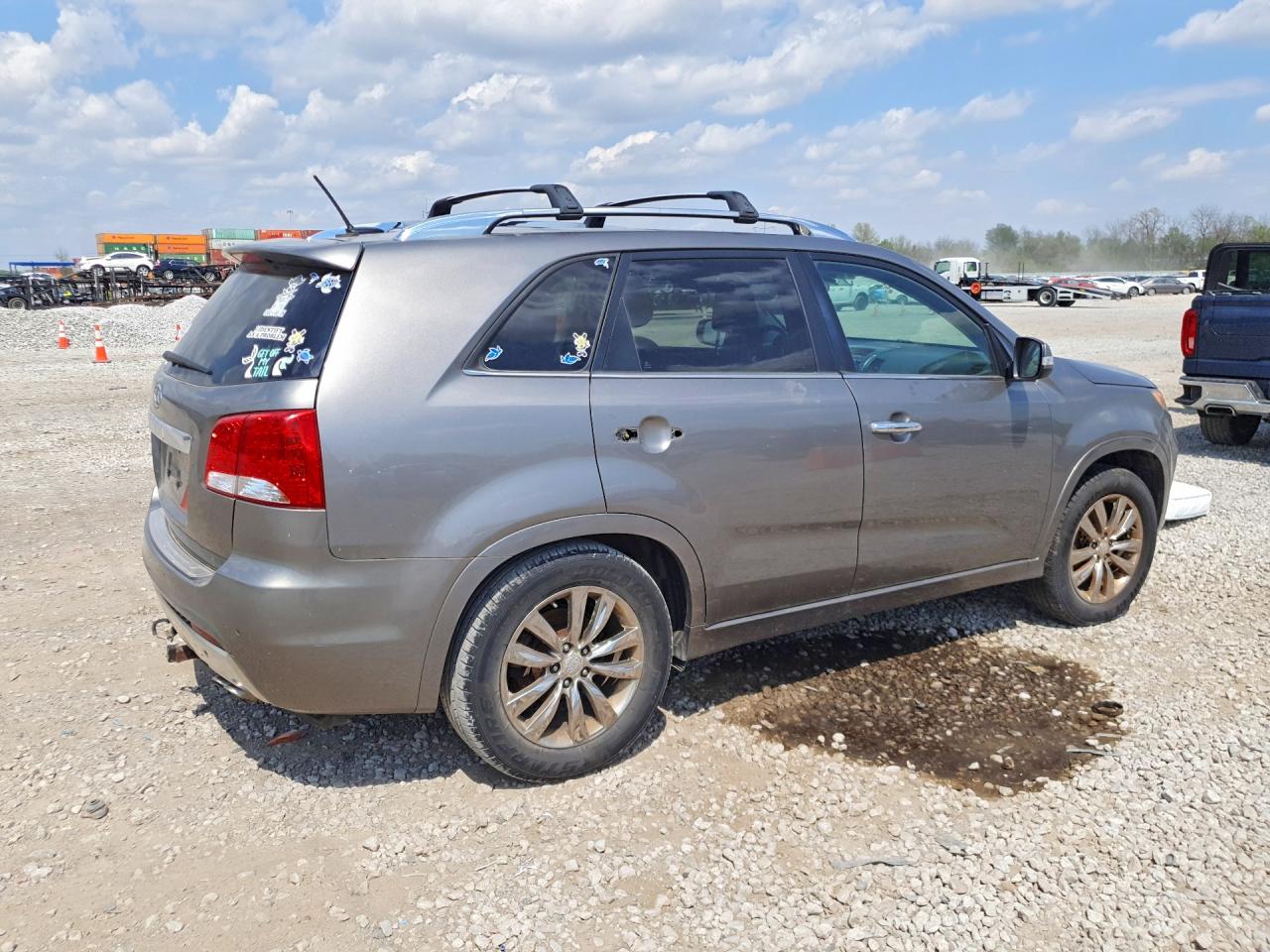 KIA SORENTO 2012 — 4