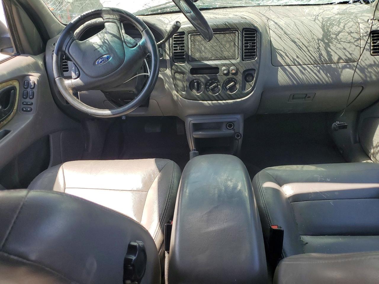 FORD ESCAPE 2002 — 9