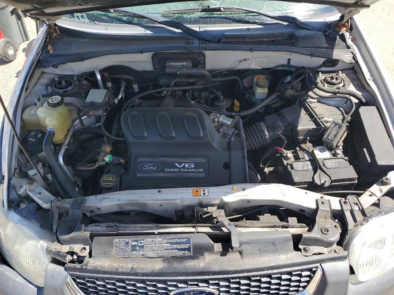 FORD ESCAPE 2002 — 13
