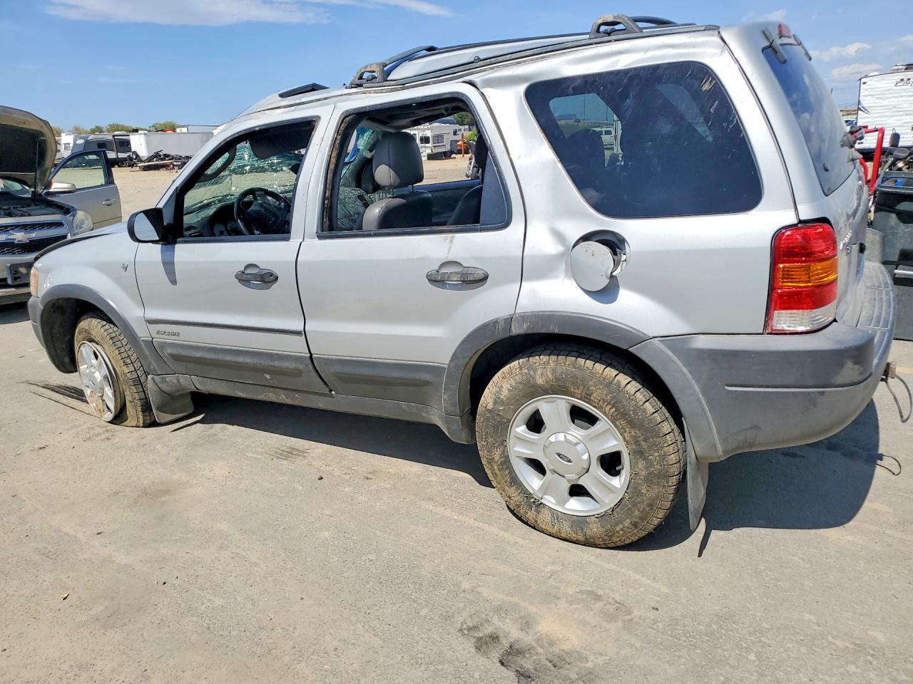 FORD ESCAPE 2002 — 3