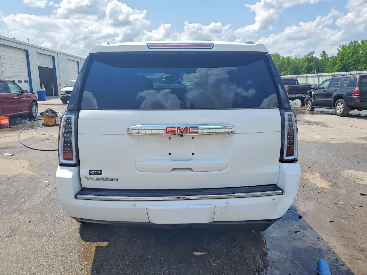 GMC YUKON 2015 — 7