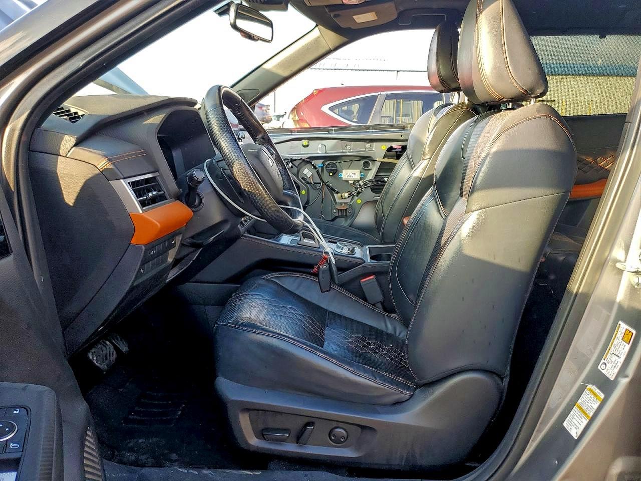 MITSUBISHI OUTLANDER 2022 — 8