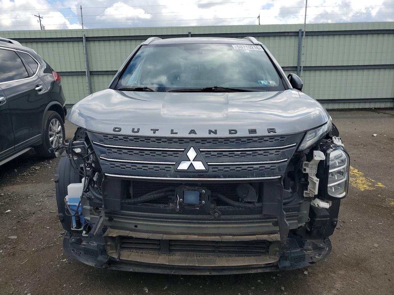 MITSUBISHI OUTLANDER 2022 — 6