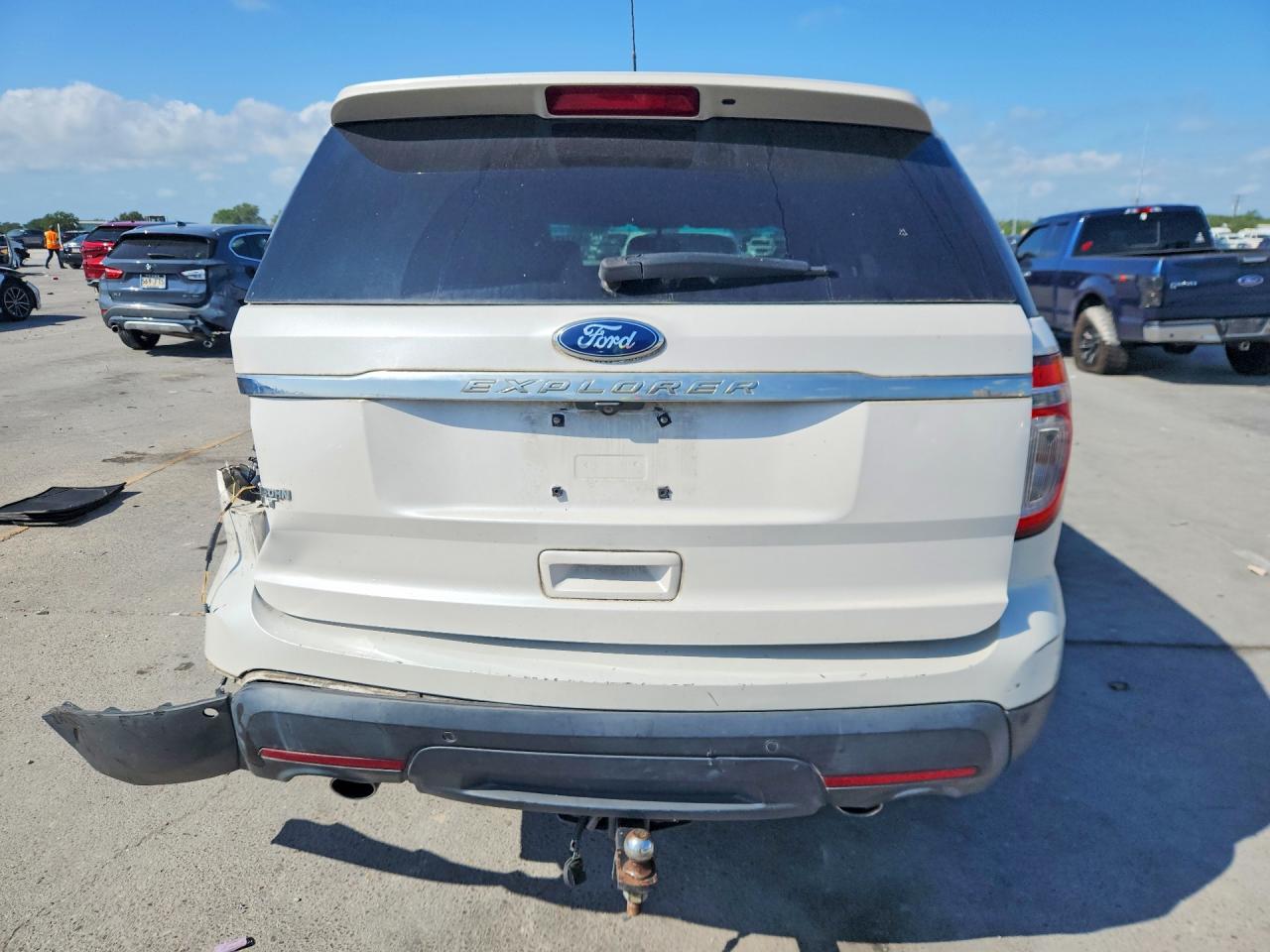 FORD EXPLORER 2011 — 7