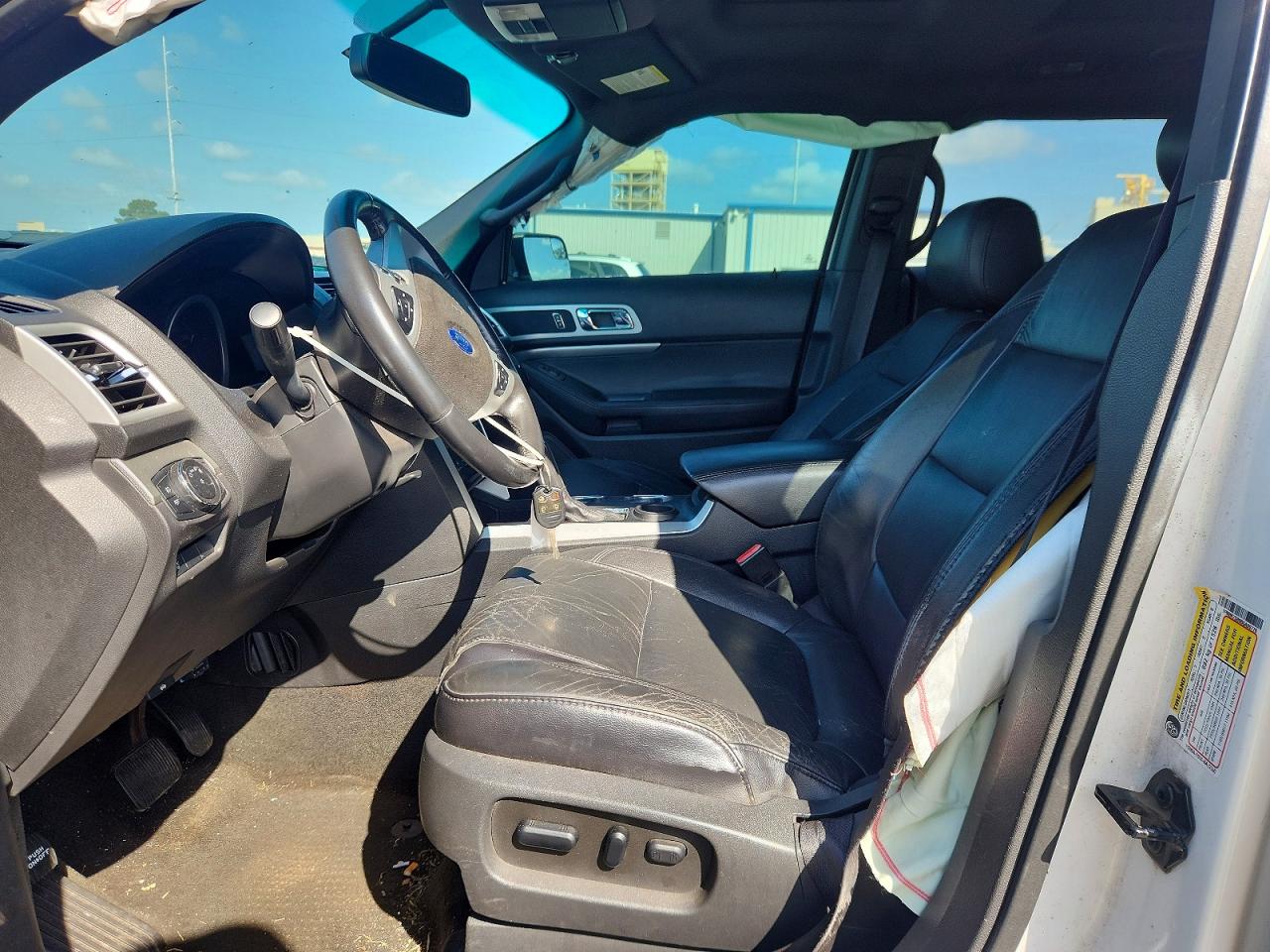 FORD EXPLORER 2011 — 8