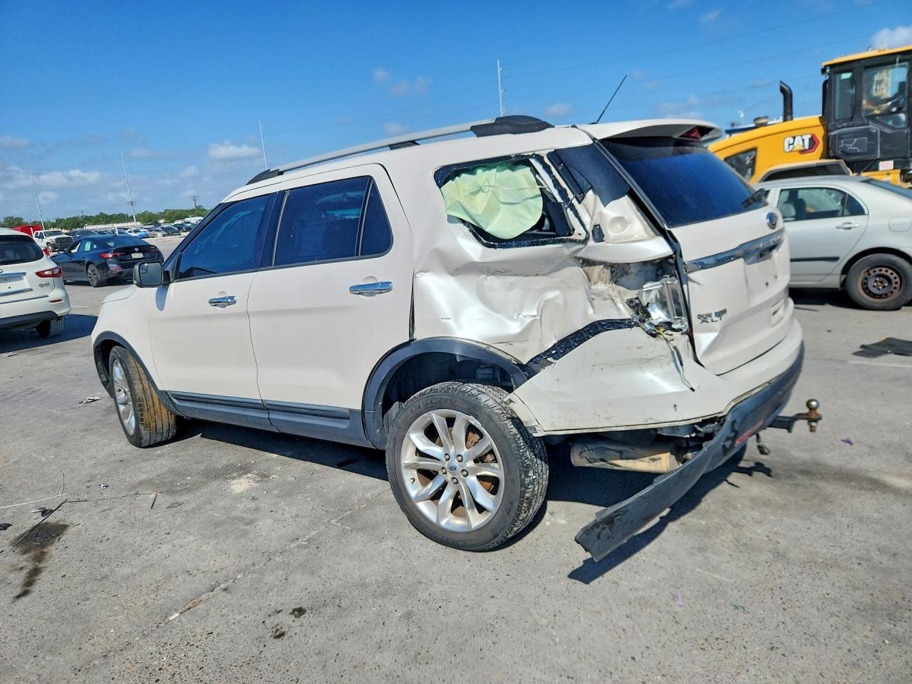FORD EXPLORER 2011 — 3