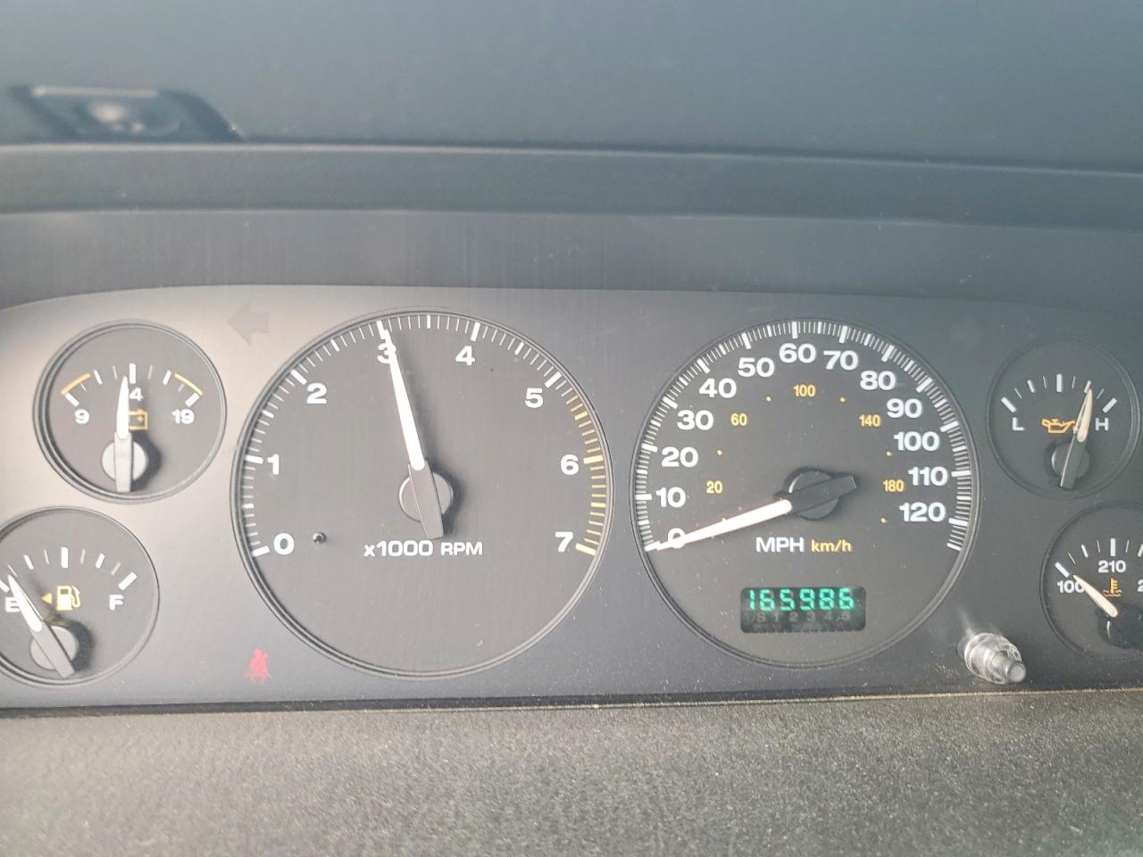 JEEP GRAND CHEROKEE 2002 — 10