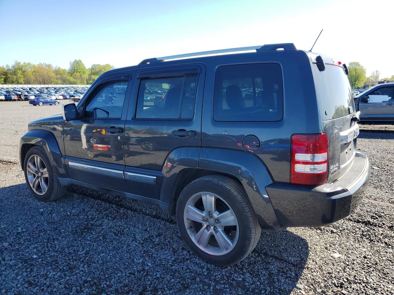 JEEP LIBERTY 2011 — 3