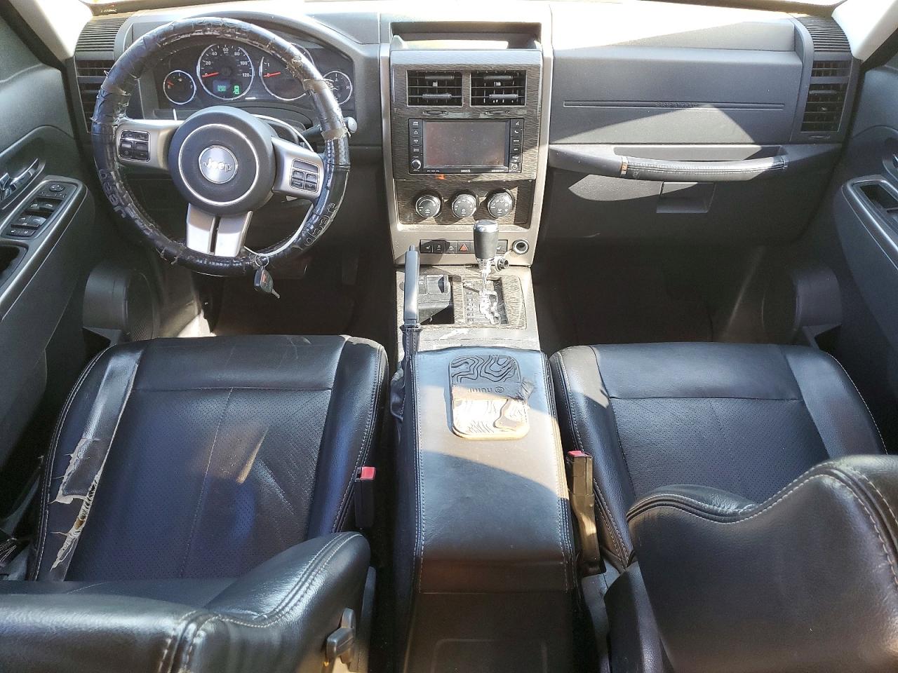 JEEP LIBERTY 2011 — 9