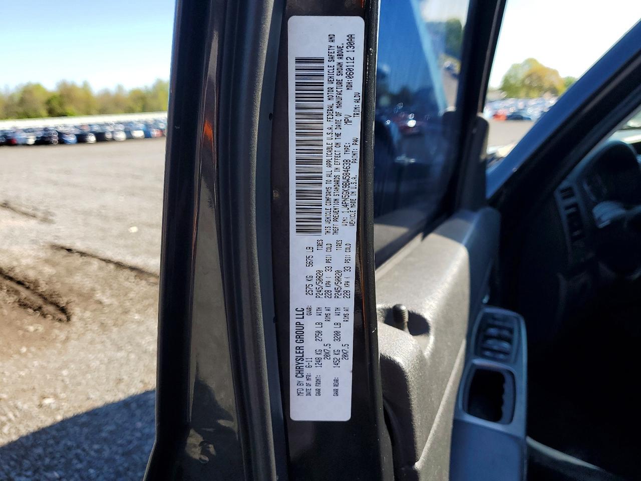 JEEP LIBERTY 2011 — 14