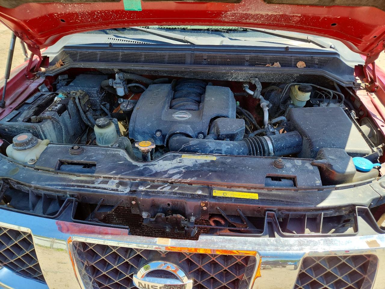 NISSAN TITAN 2005 — 12