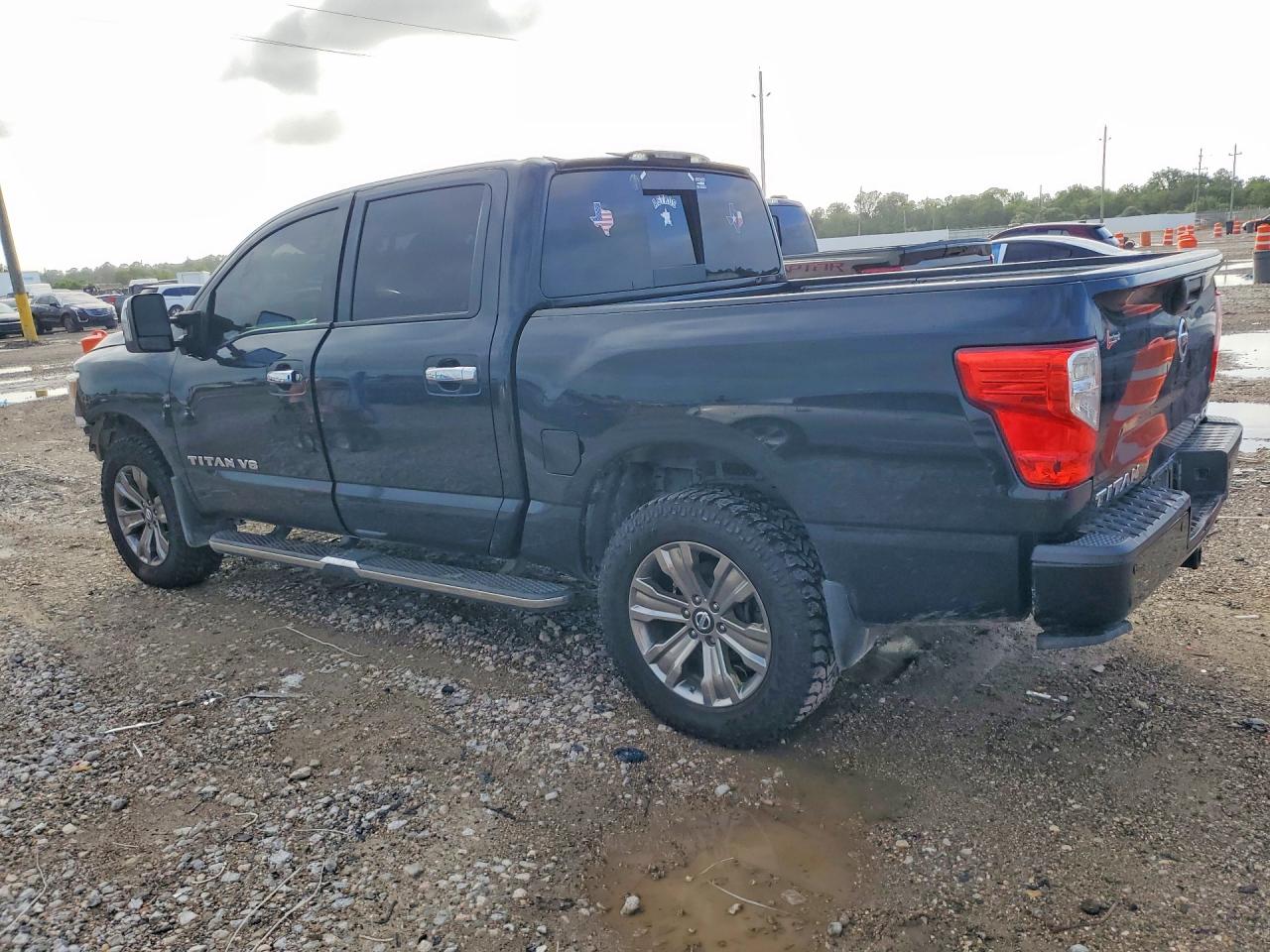 NISSAN TITAN 2019 — 3