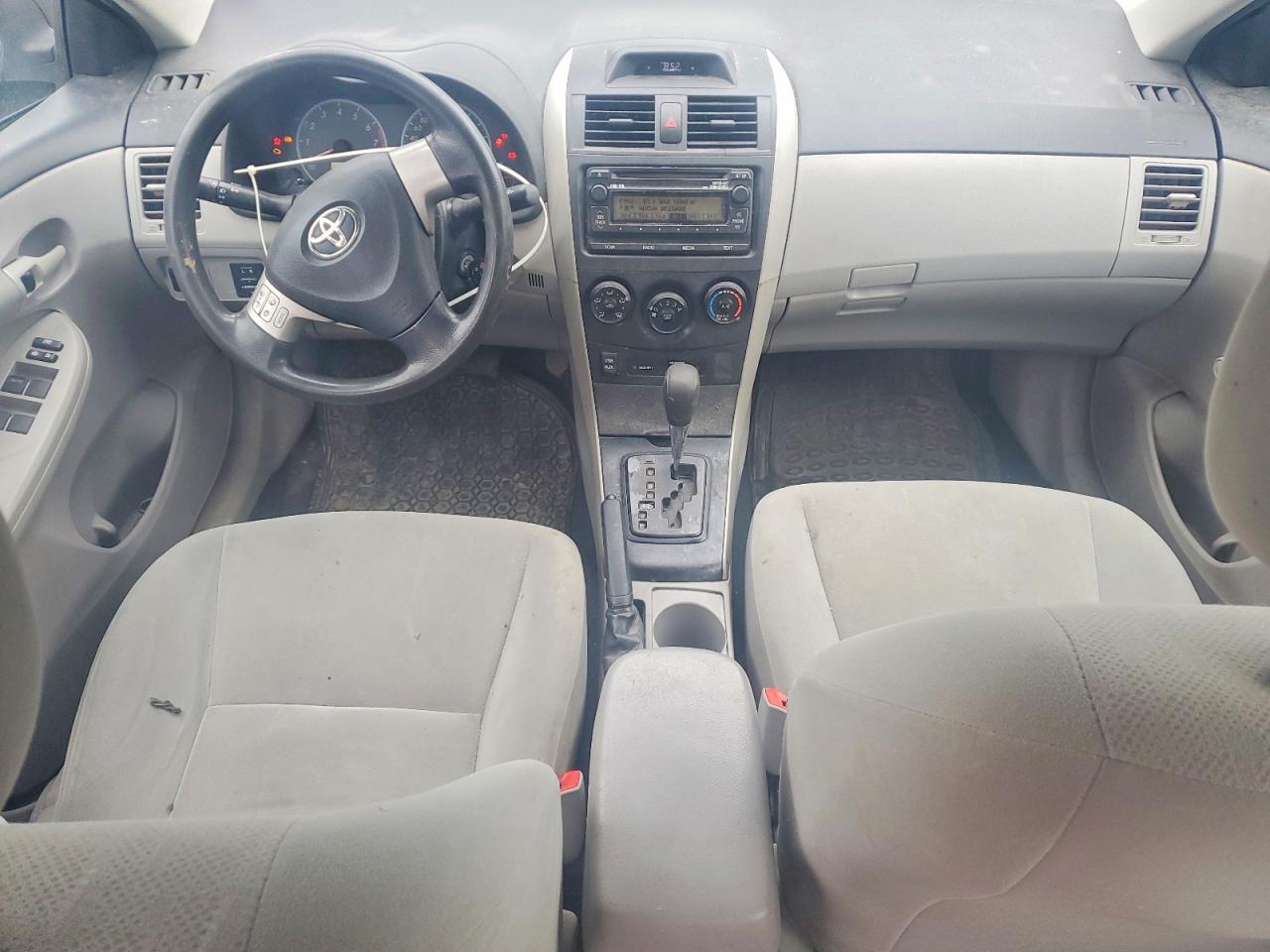 TOYOTA COROLLA 2013 — 9