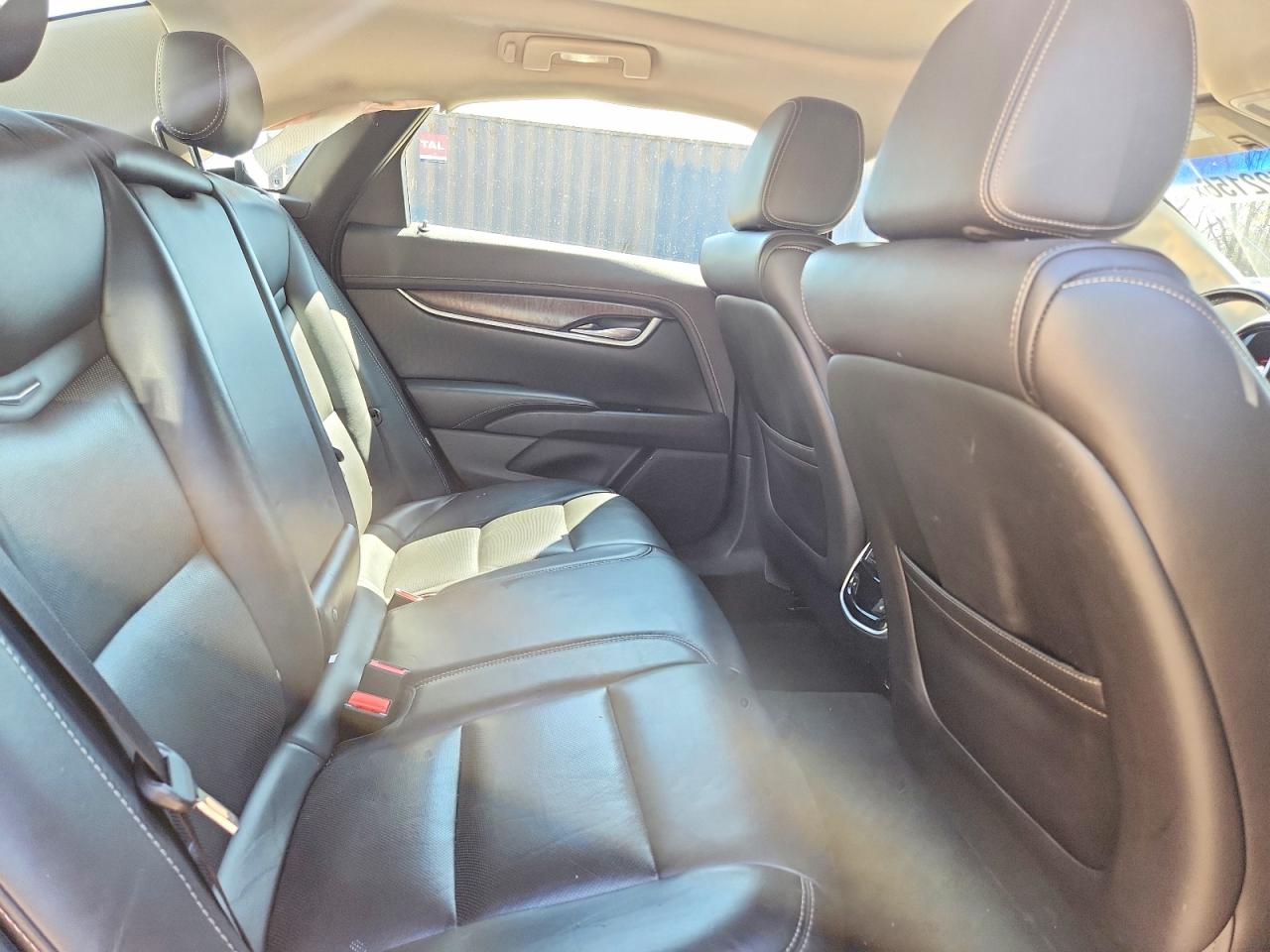 CADILLAC XTS 2018 — 11