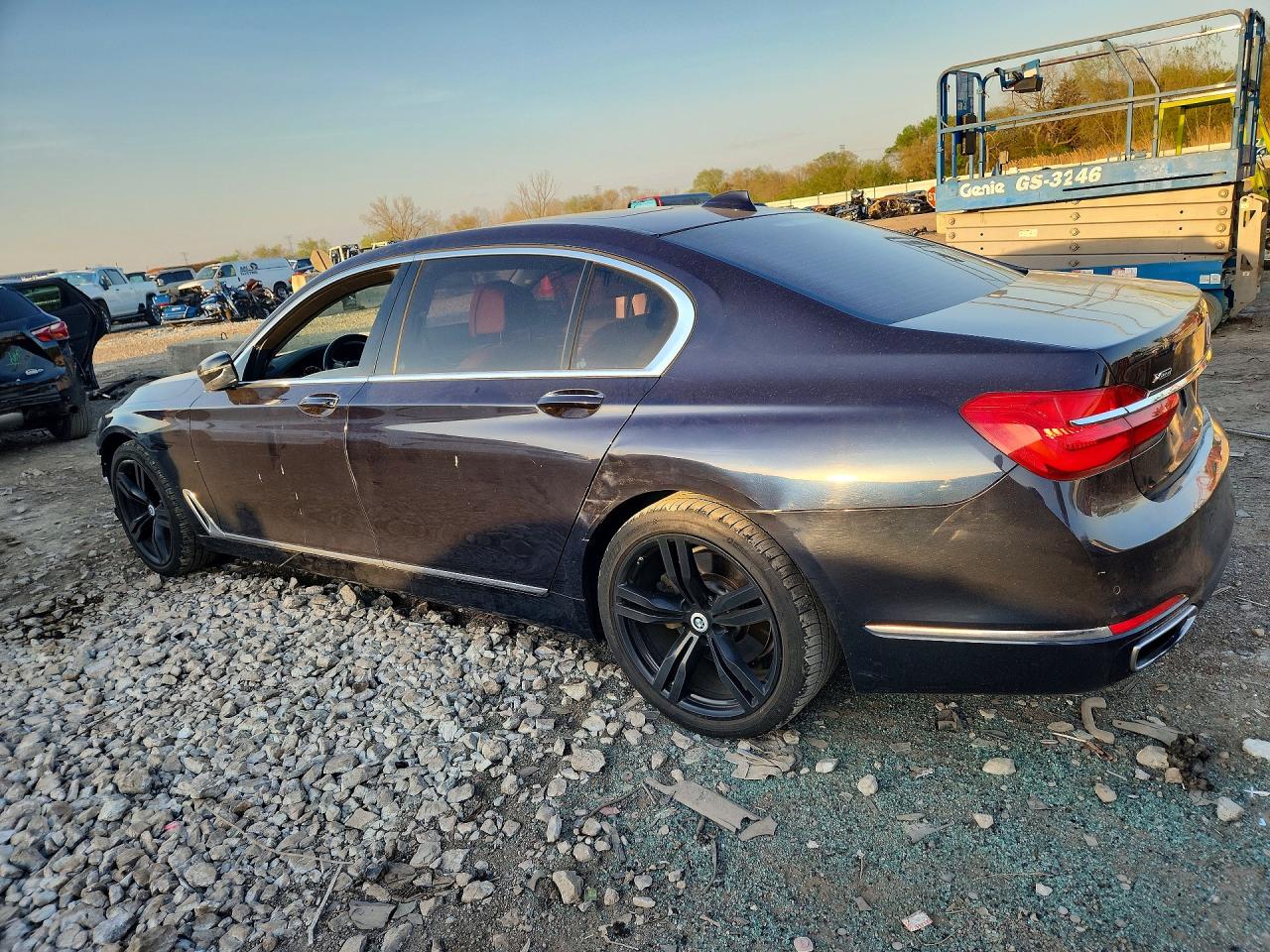 BMW 750 2016 — 3