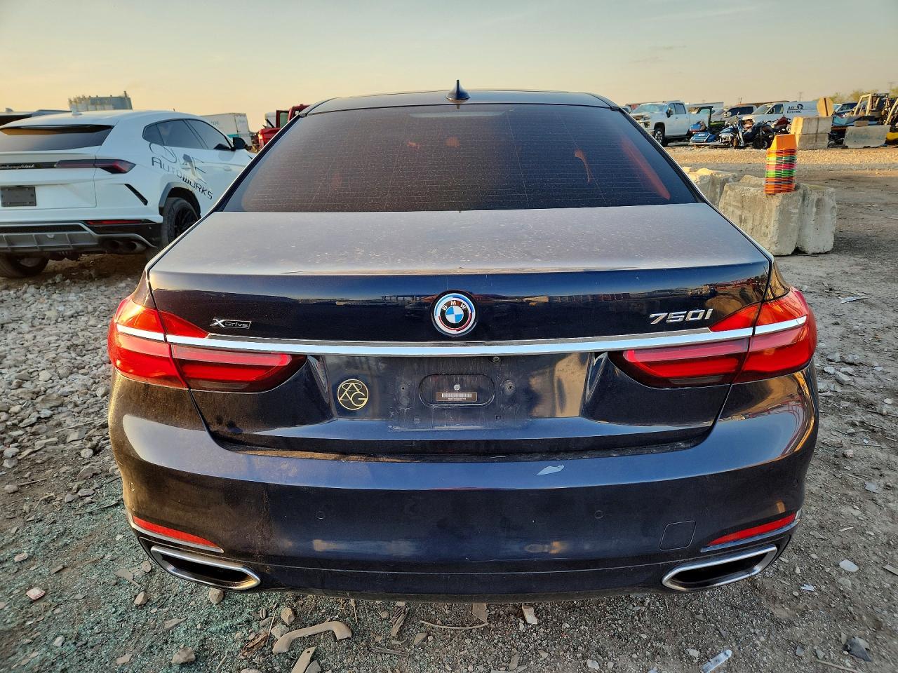 BMW 750 2016 — 7