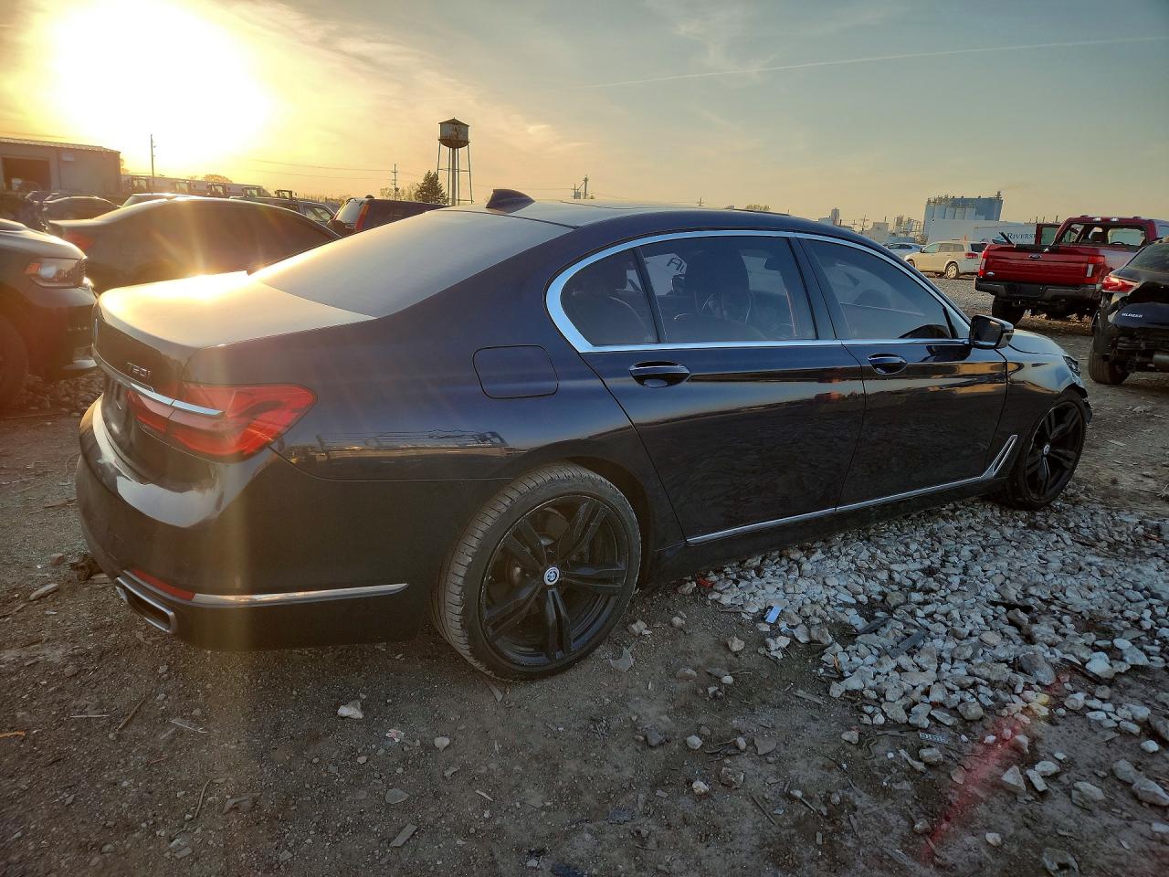 BMW 750 2016 — 4