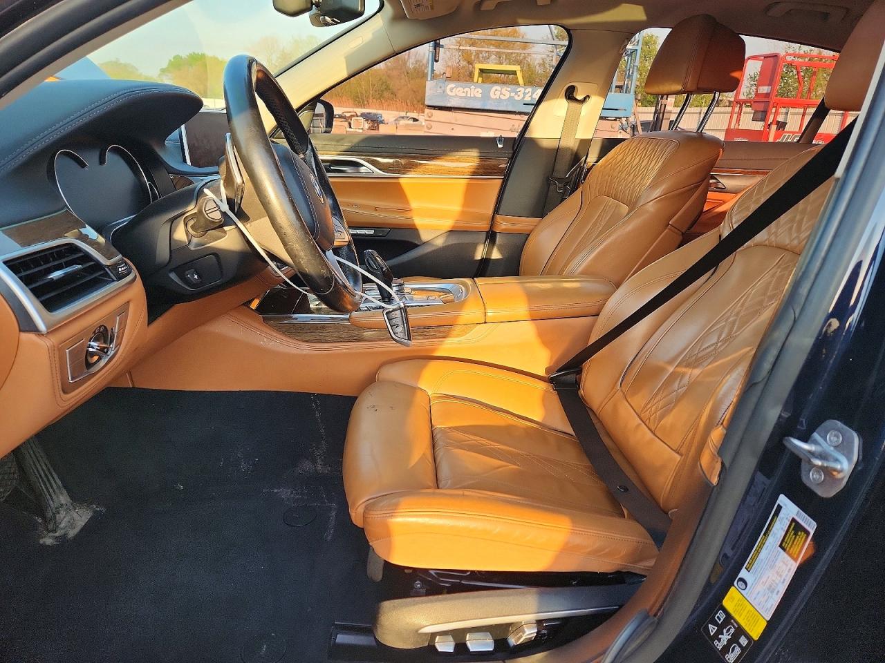 BMW 750 2016 — 8