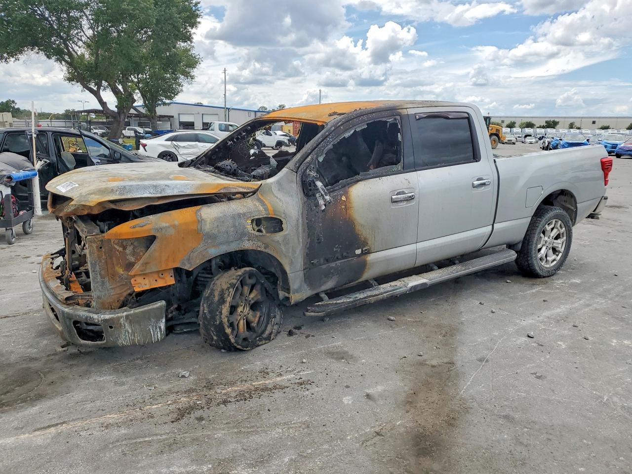 2016 NISSAN TITAN XD SL
