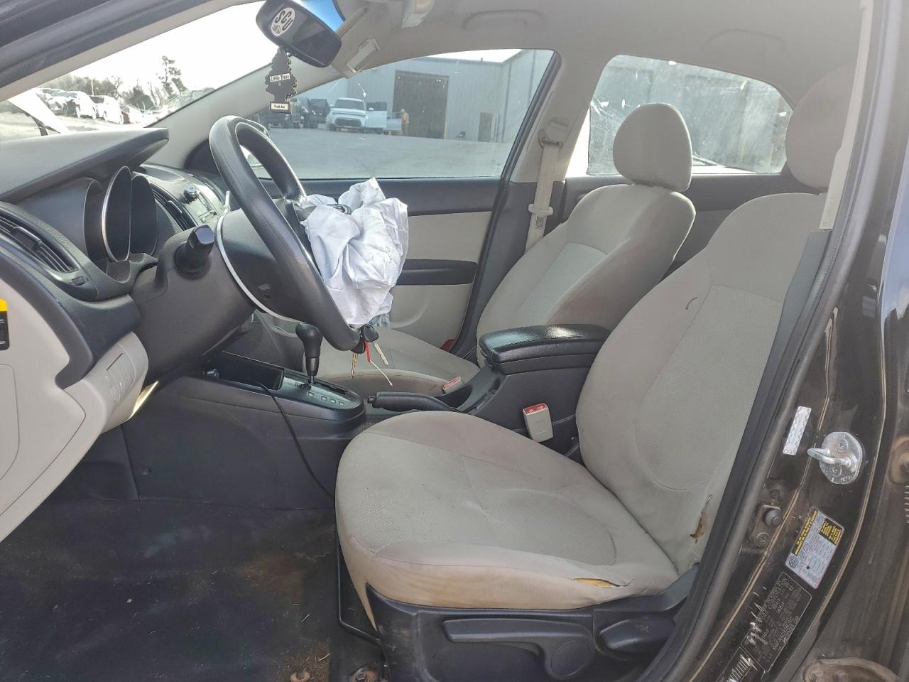KIA FORTE 2010 — 8