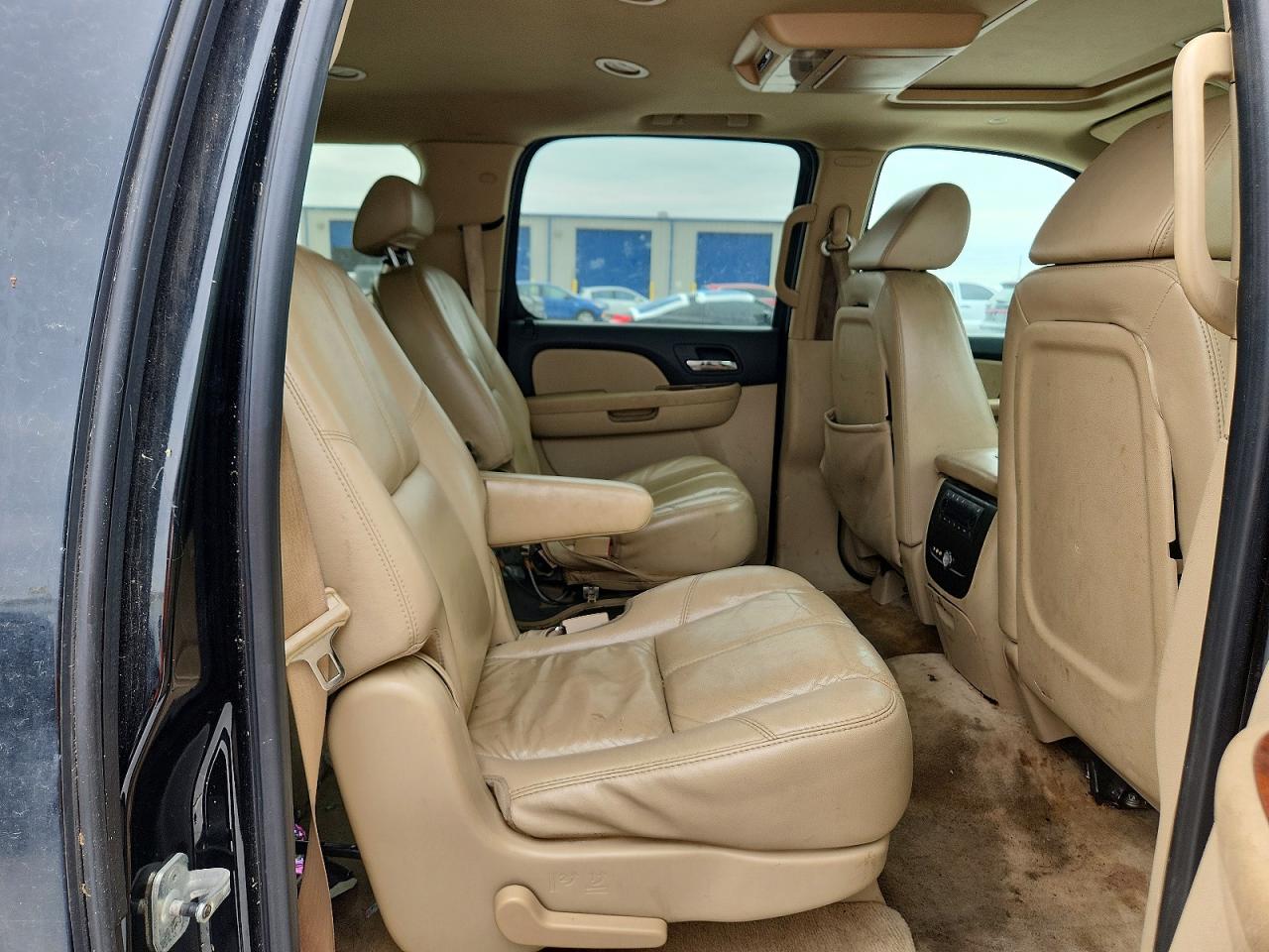 CHEVROLET SUBURBAN 2007 — 12