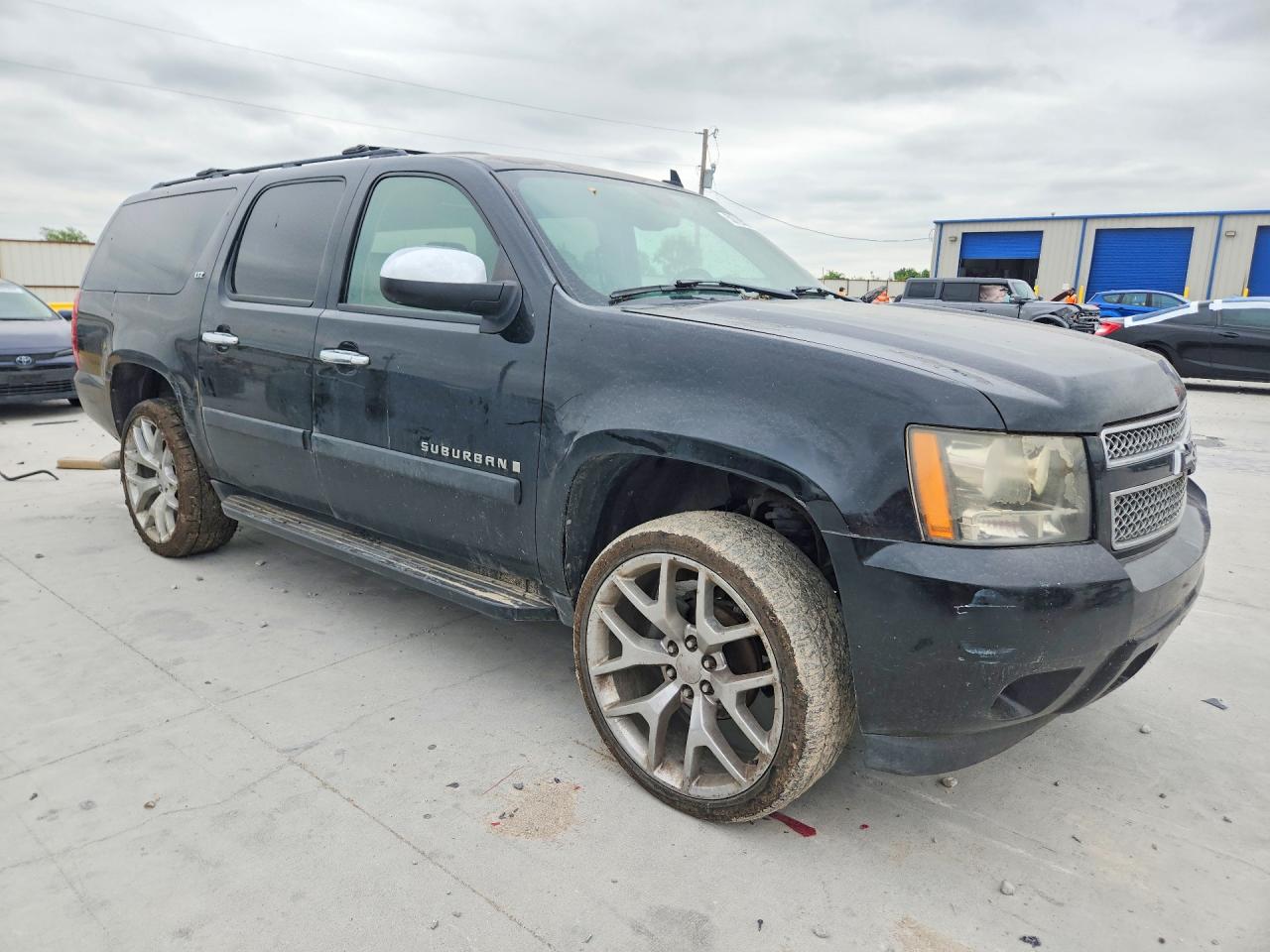 CHEVROLET SUBURBAN 2007 — 5