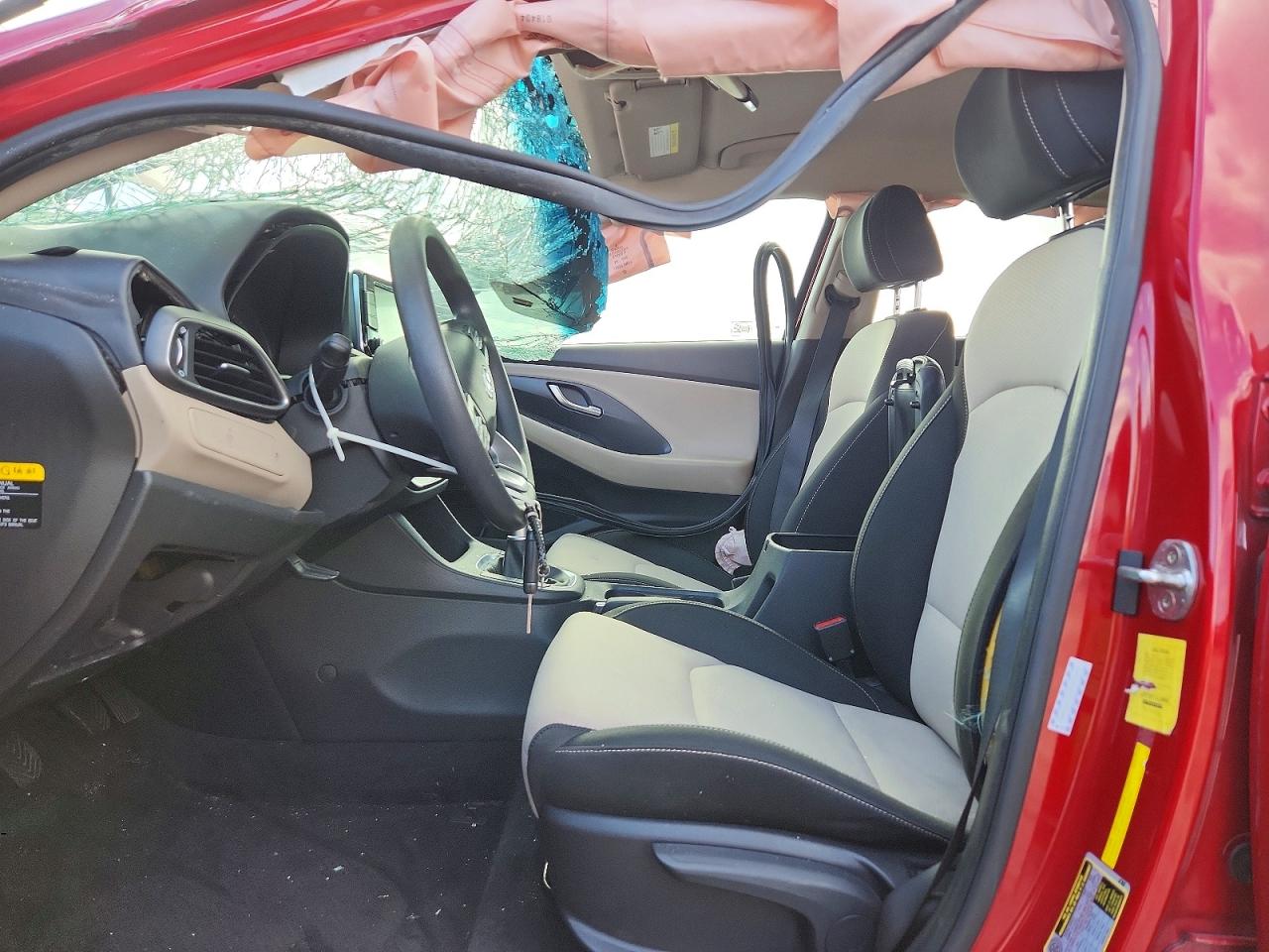HYUNDAI ELANTRA GT 2018 — 8