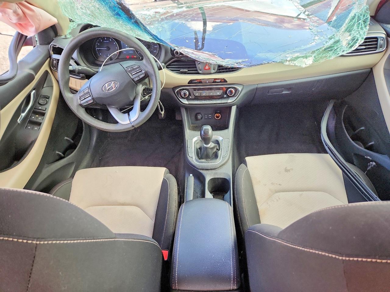 HYUNDAI ELANTRA GT 2018 — 9