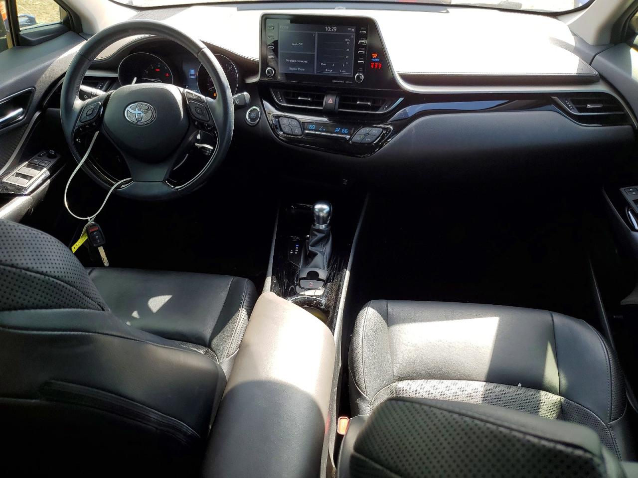 TOYOTA C-HR 2021 — 9