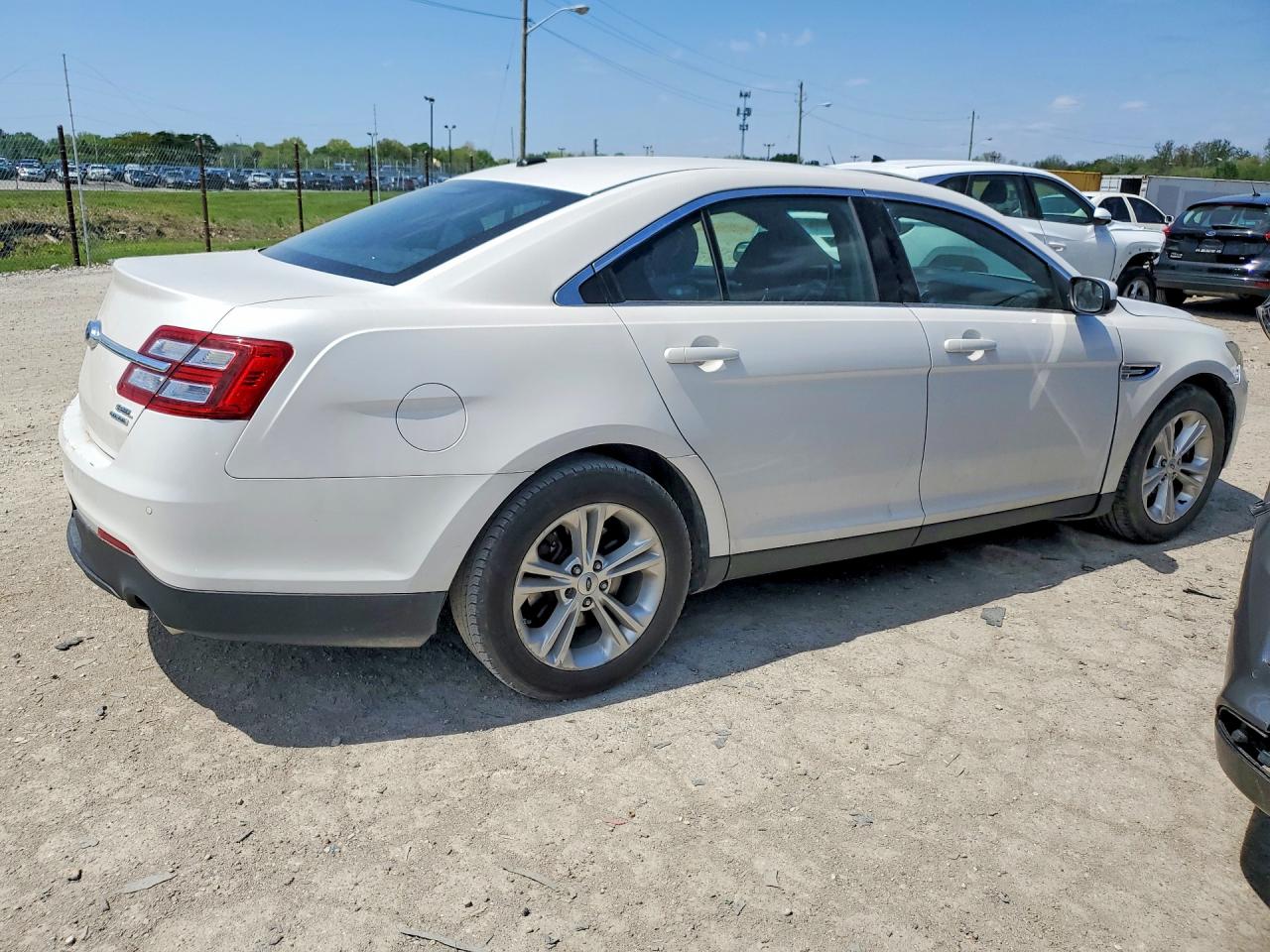 FORD TAURUS 2014 — 4