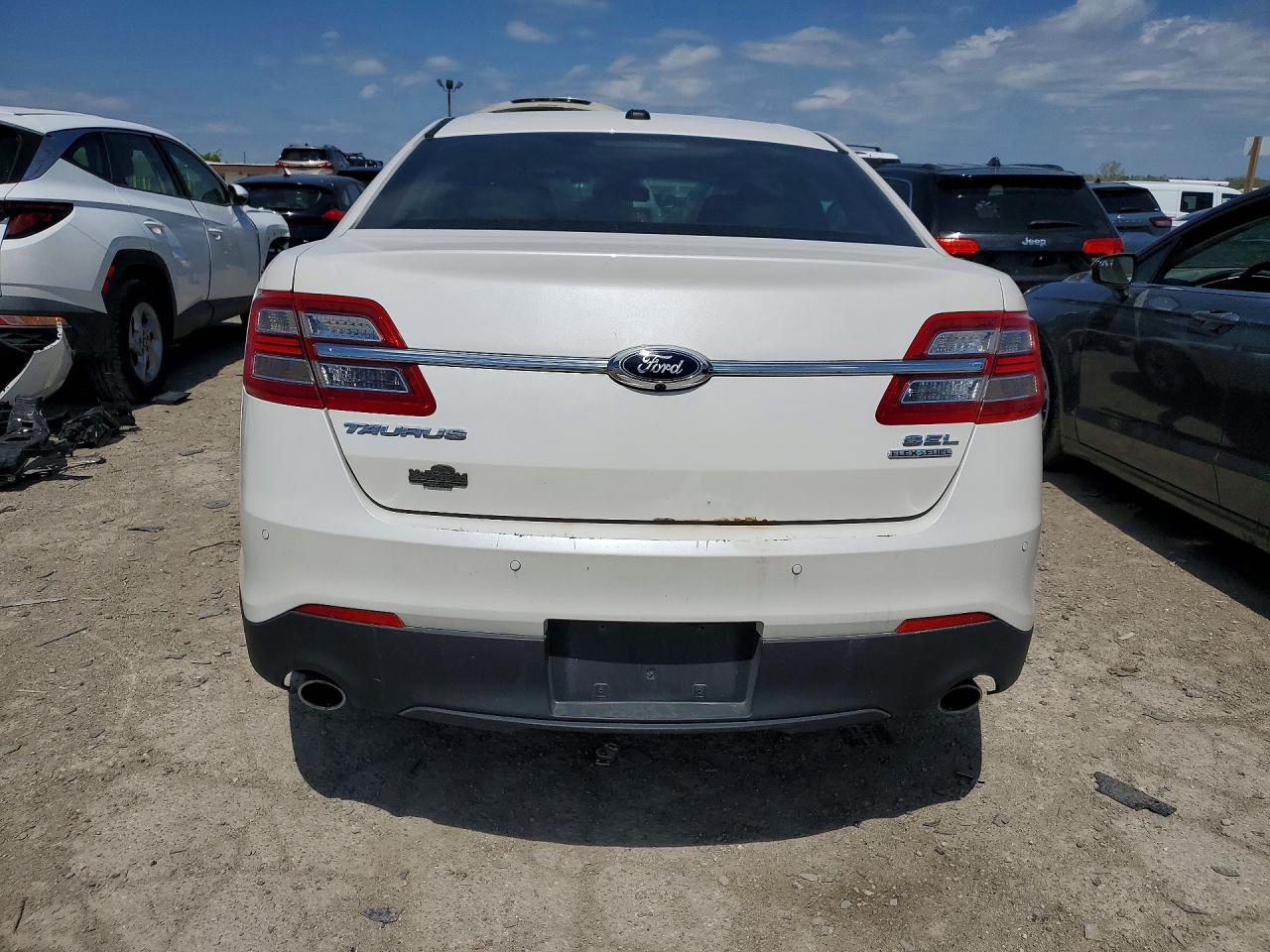 FORD TAURUS 2014 — 7