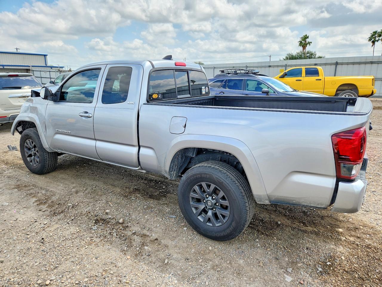 TOYOTA TACOMA 2022 — 3