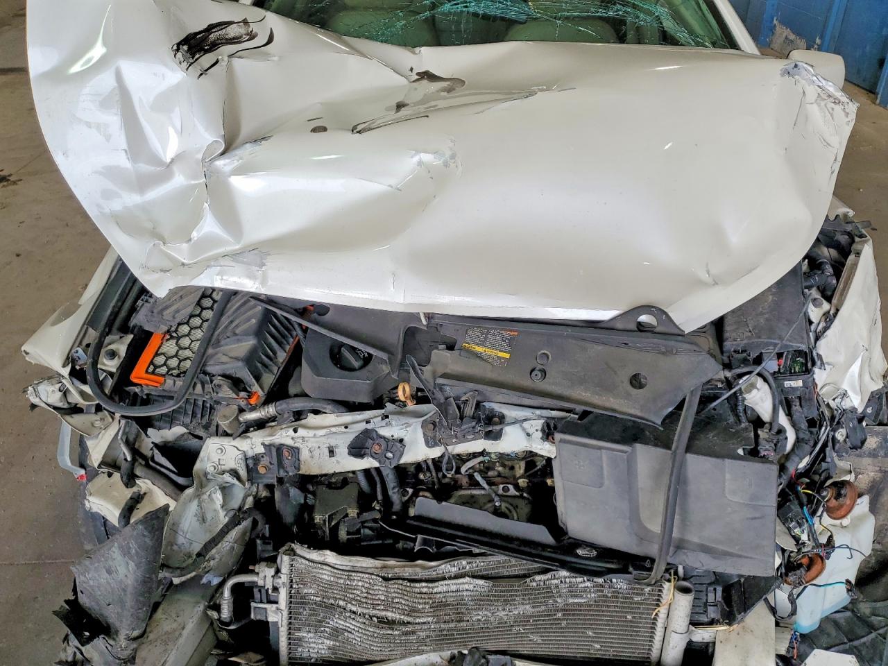 BUICK LACROSSE 2011 — 12