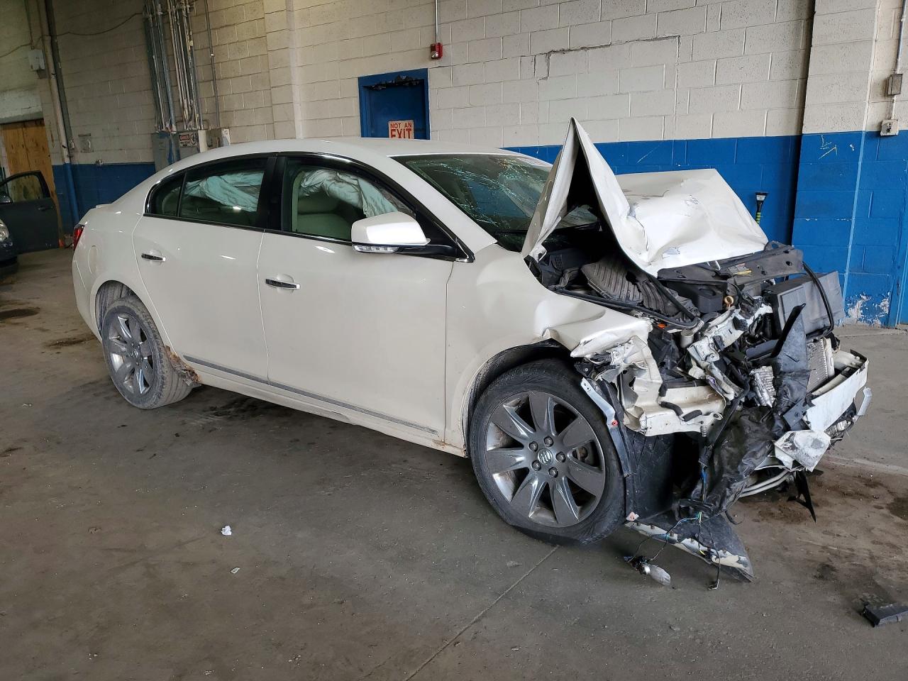 BUICK LACROSSE 2011 — 5